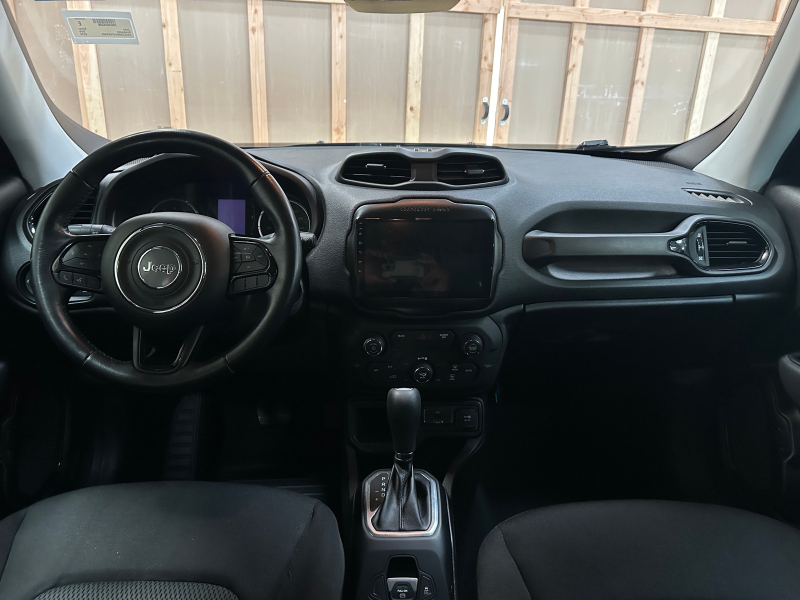 Thumbnail: 2018 Jeep Renegade - 3