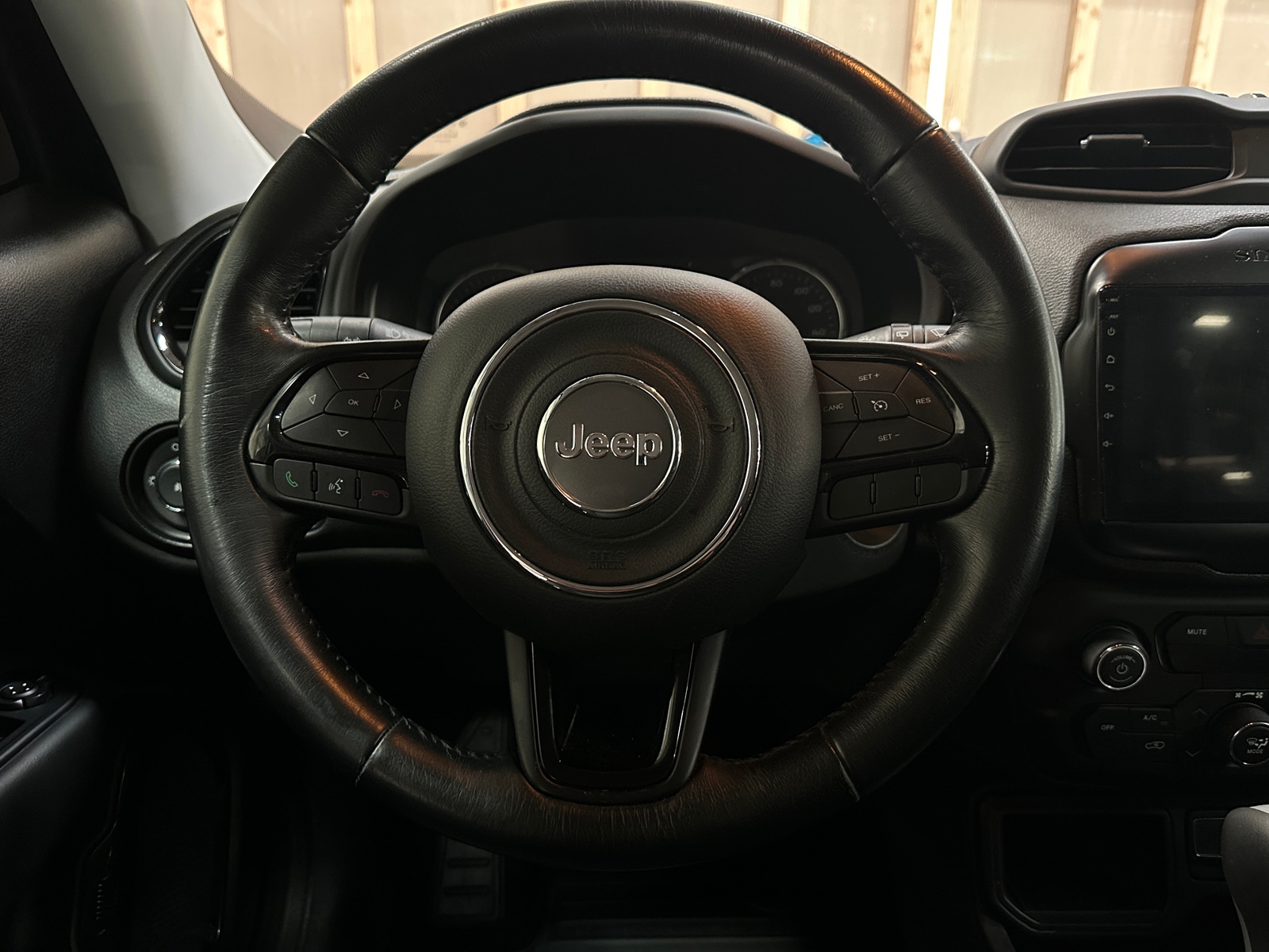 Thumbnail: 2018 Jeep Renegade - 5