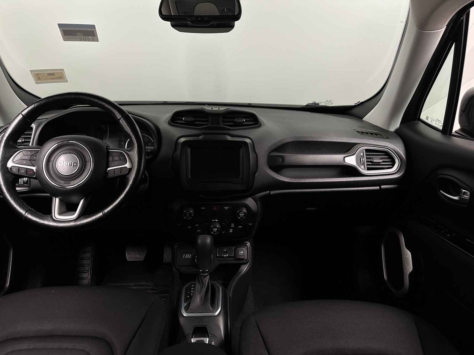 Thumbnail: 2019 Jeep Renegade - 3