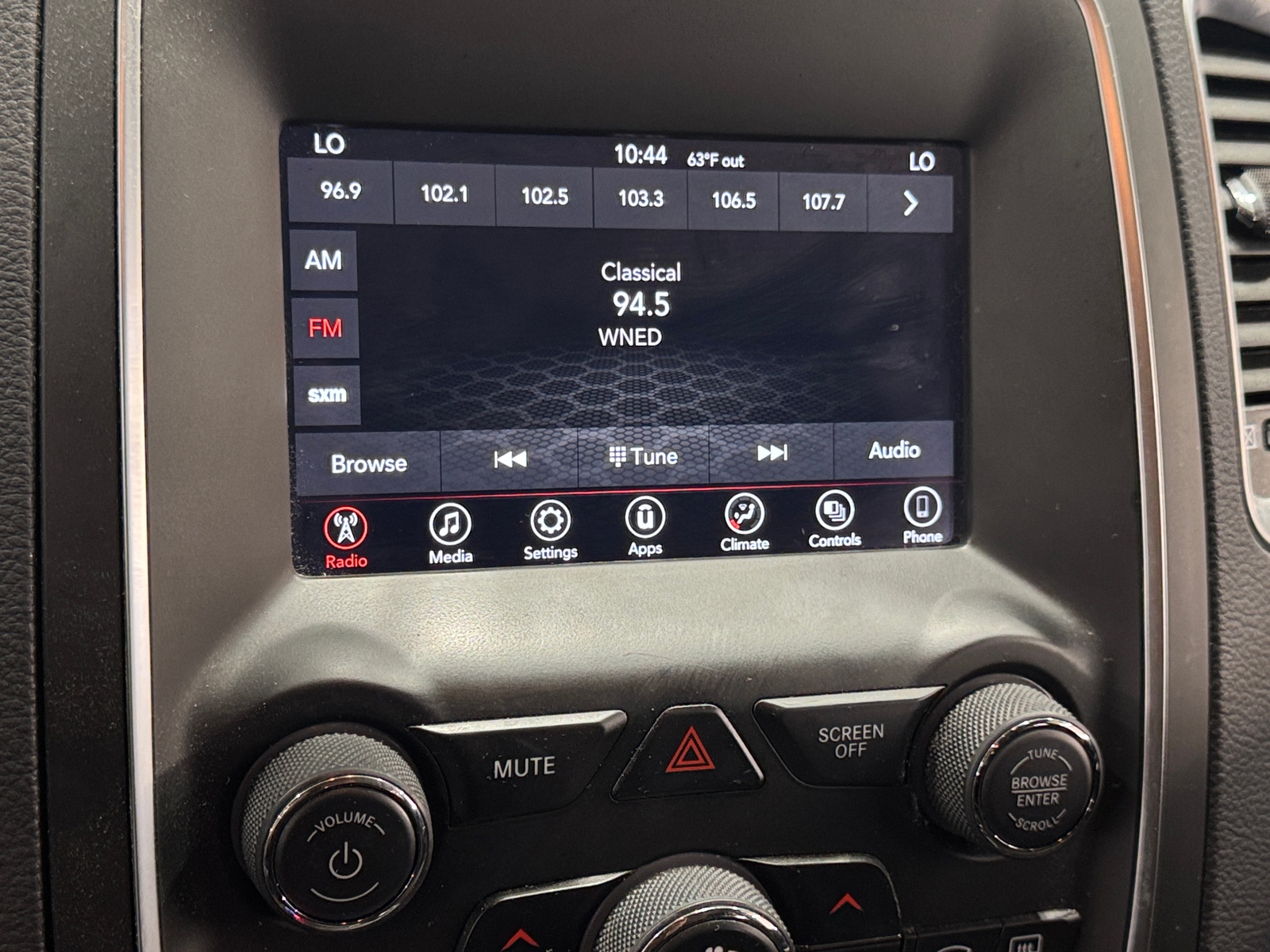 Thumbnail: 2019 Dodge Durango - 4