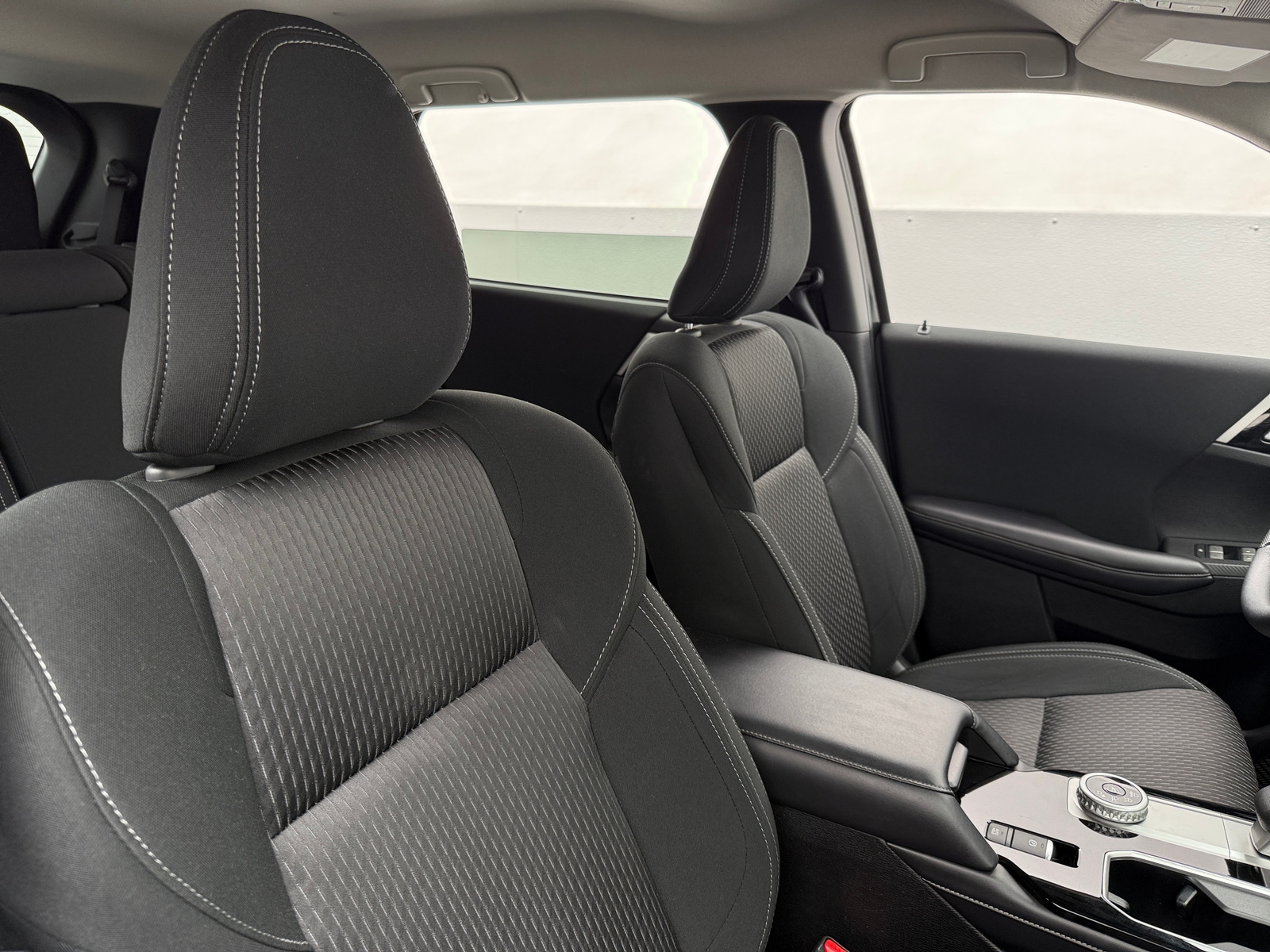 Thumbnail: 2025 Mitsubishi Outlander - 2