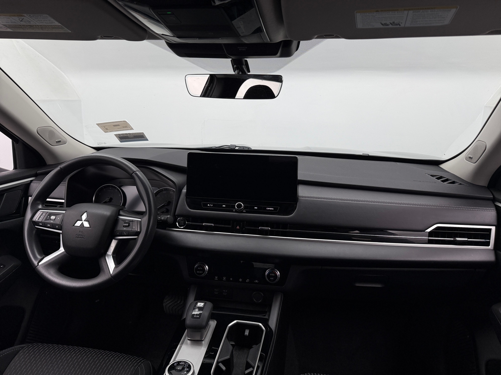 Thumbnail: 2025 Mitsubishi Outlander - 3