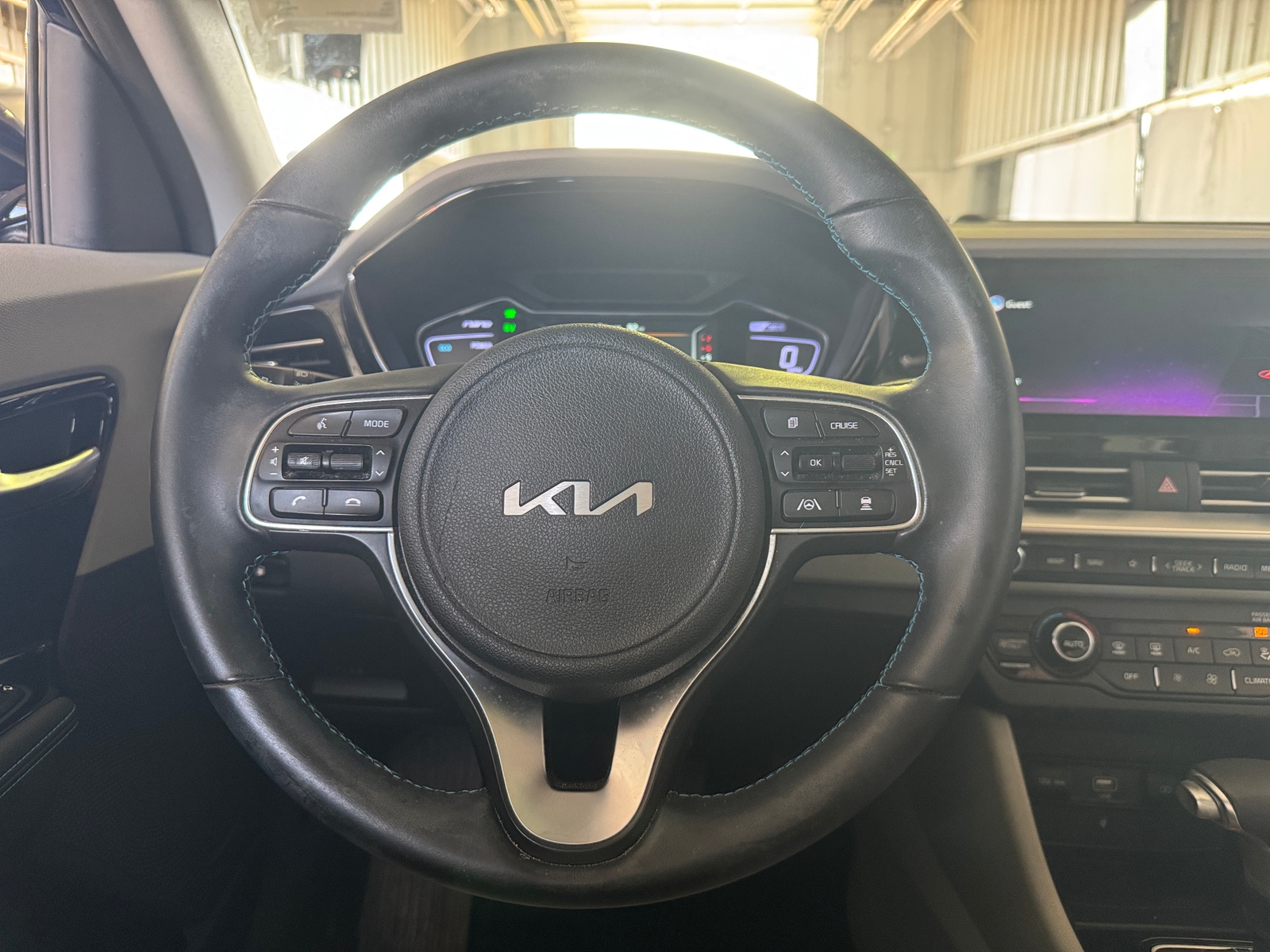 Thumbnail: 2022 Kia Niro - 5