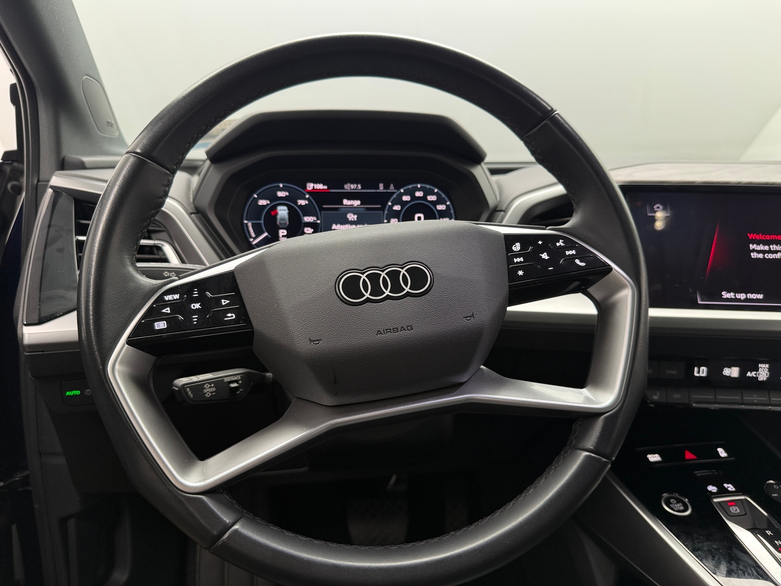 Thumbnail: 2023 Audi Q4 e-tron - 4
