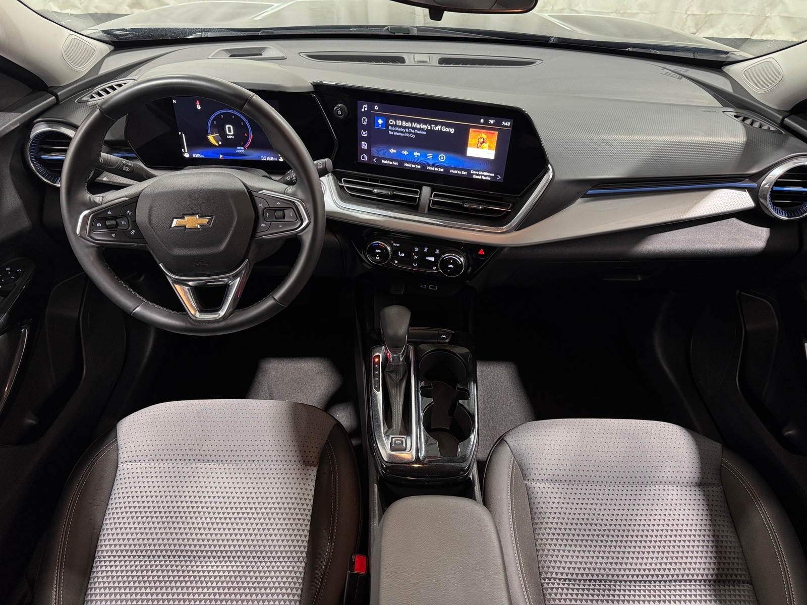 Thumbnail: 2025 Chevrolet Trax - 3
