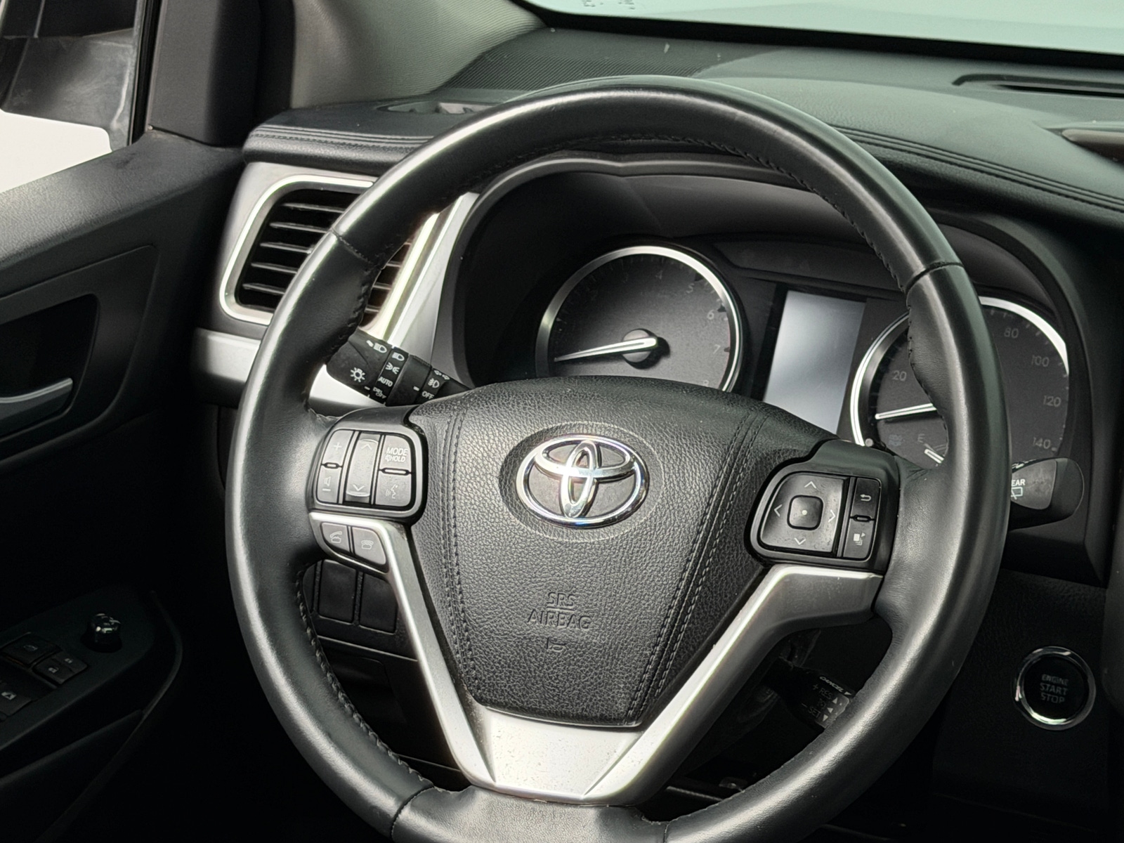 Thumbnail: 2015 Toyota Highlander - 4