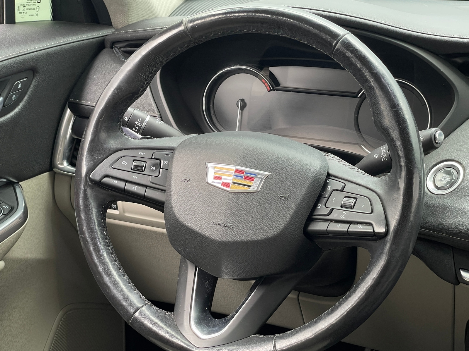 Thumbnail: 2019 Cadillac XT4 - 4