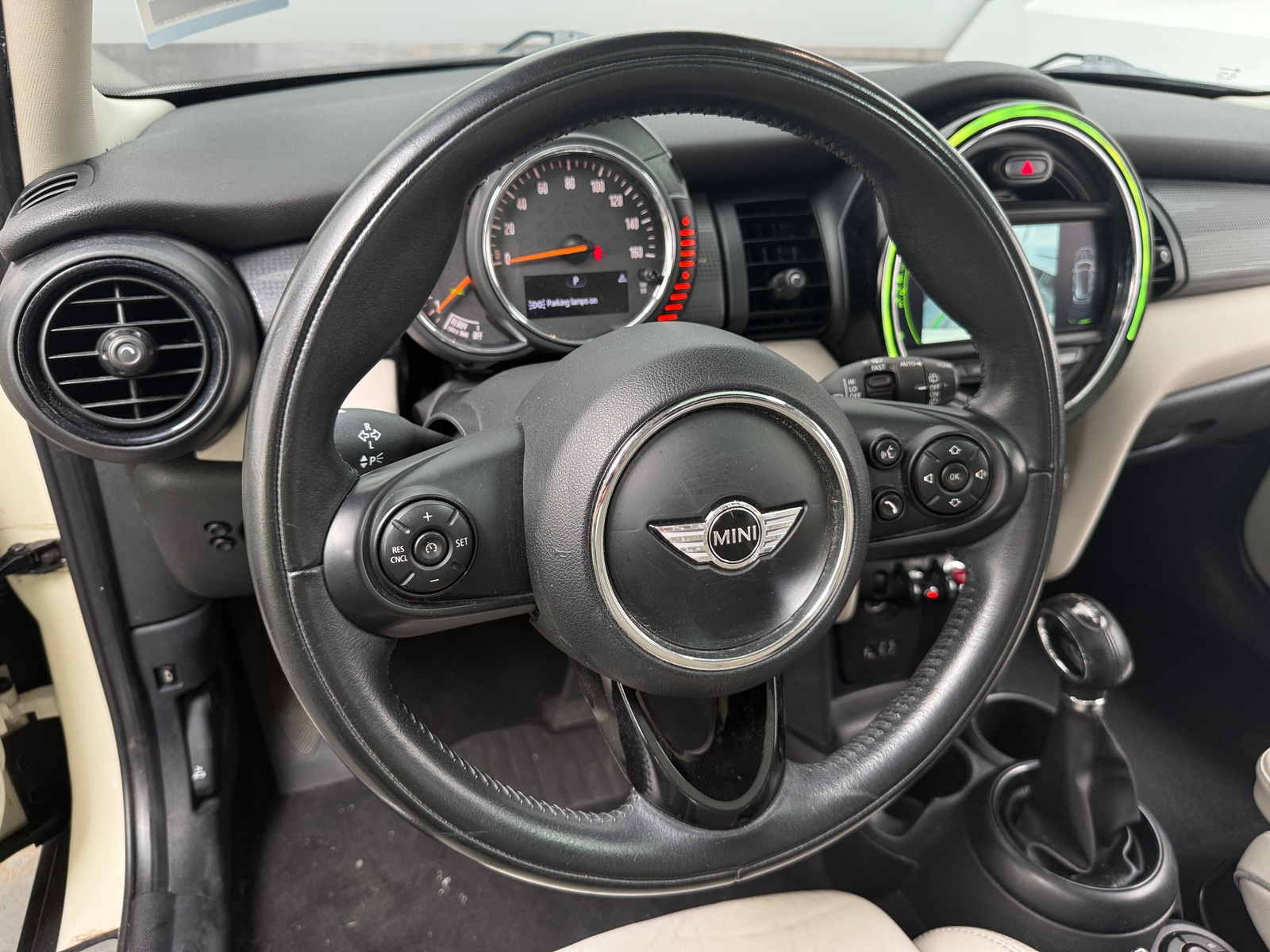 Thumbnail: 2017 MINI Cooper Hardtop - 4