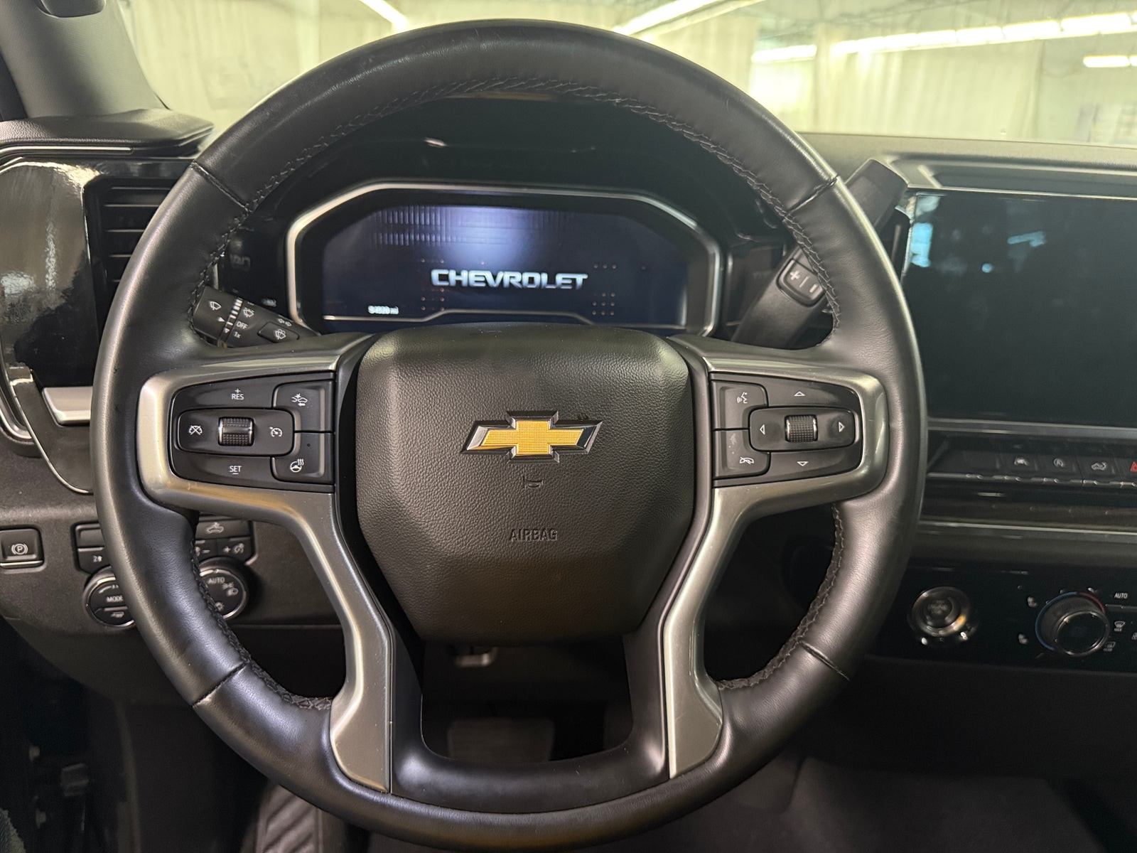 Thumbnail: 2023 Chevrolet Silverado 1500 - 5