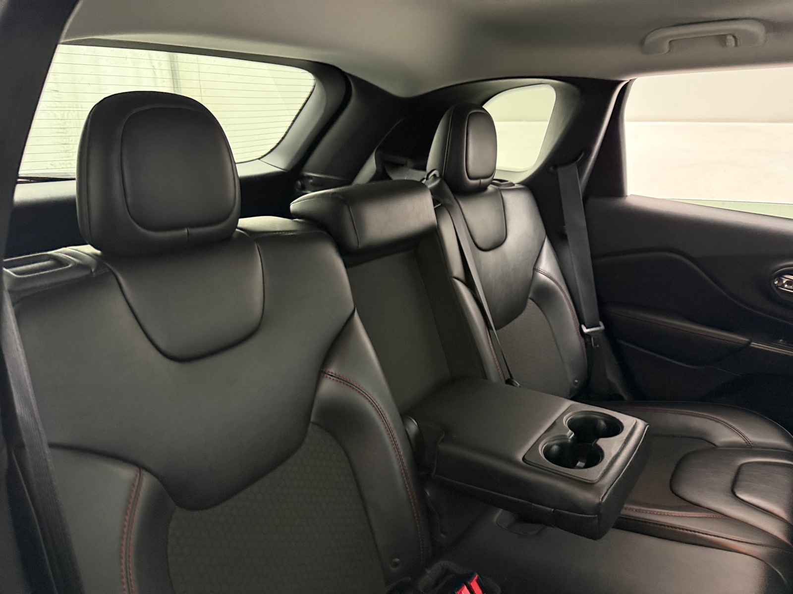 Thumbnail: 2019 Jeep Cherokee - 5