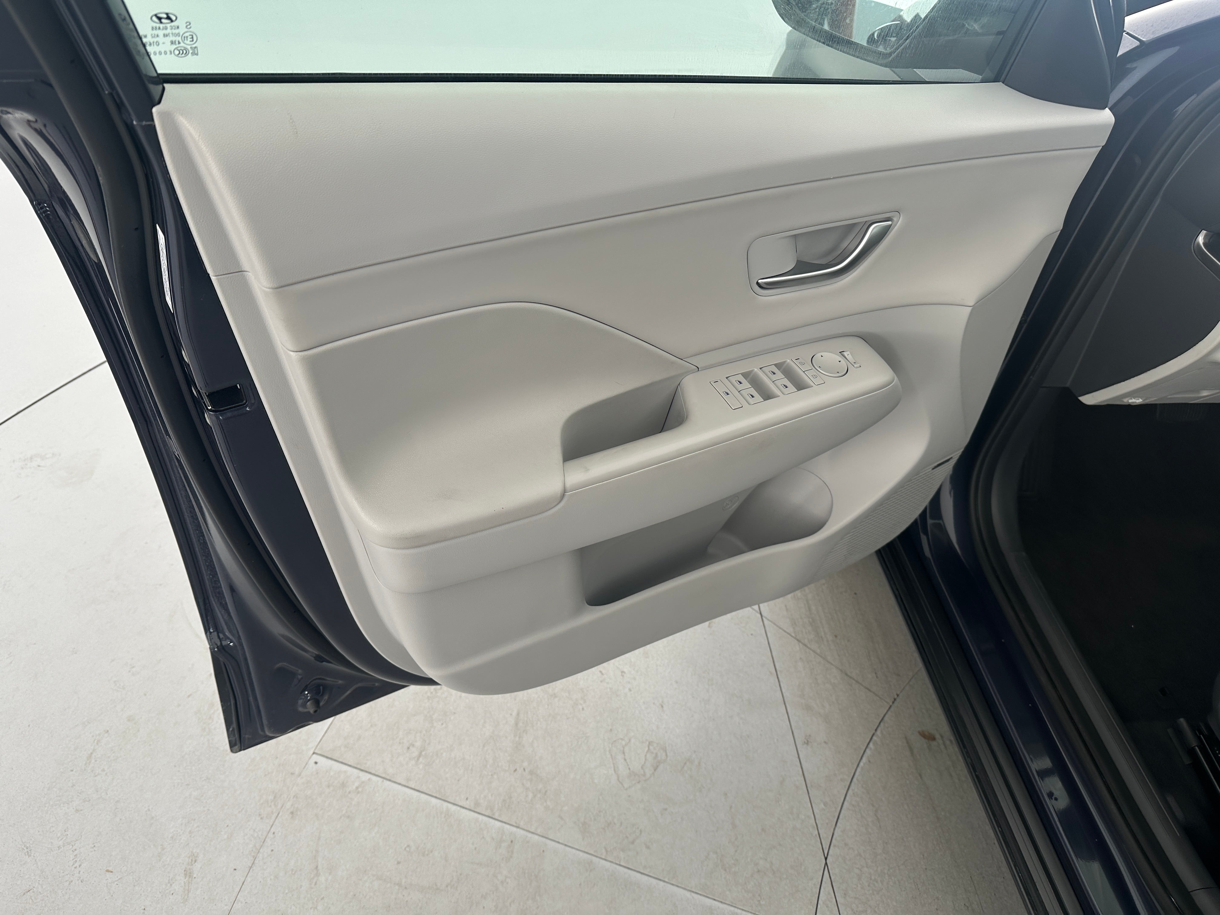 2024 Hyundai Kona Limited - Photo 7