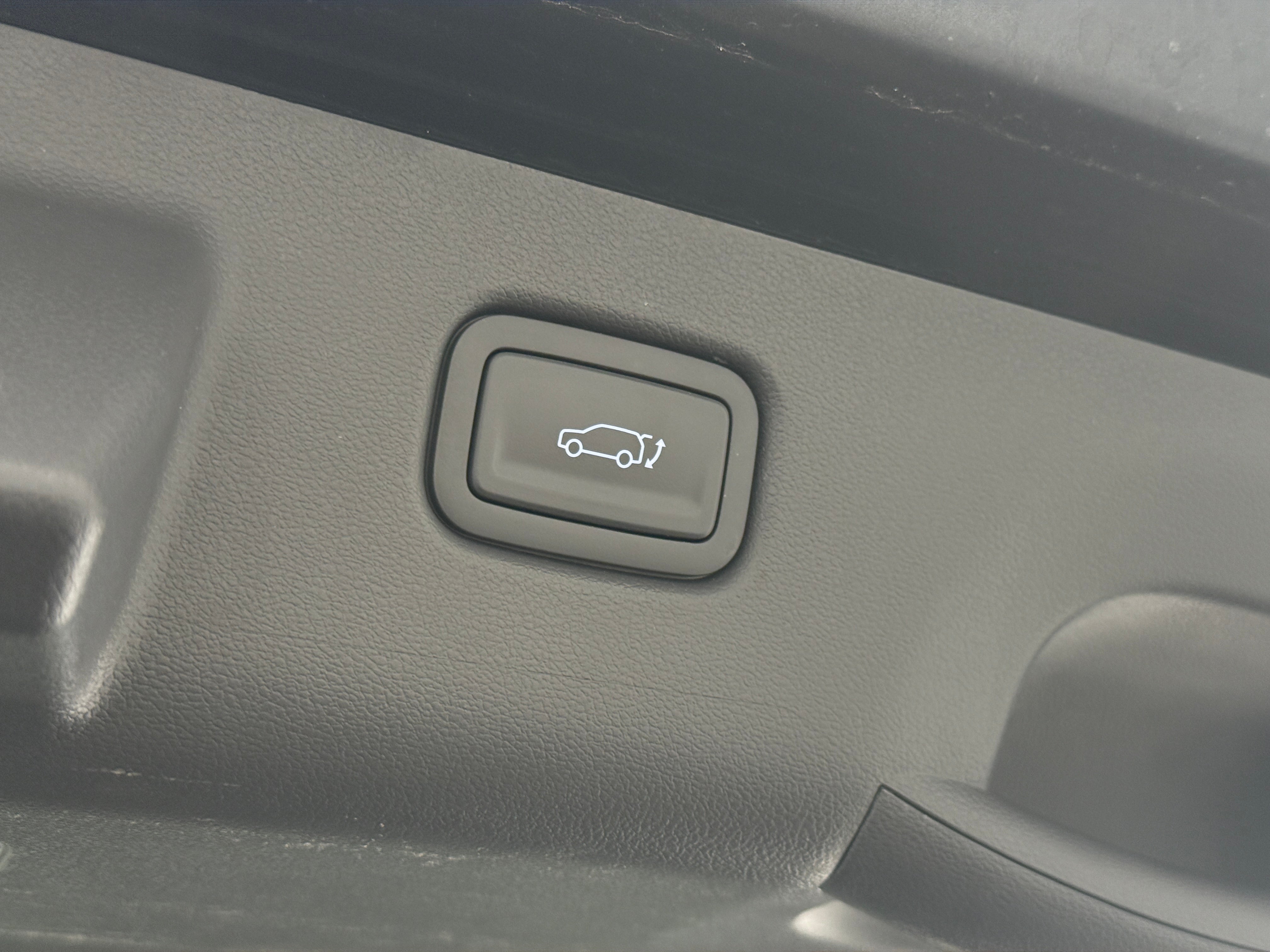 2024 Hyundai Kona Limited - Photo 18