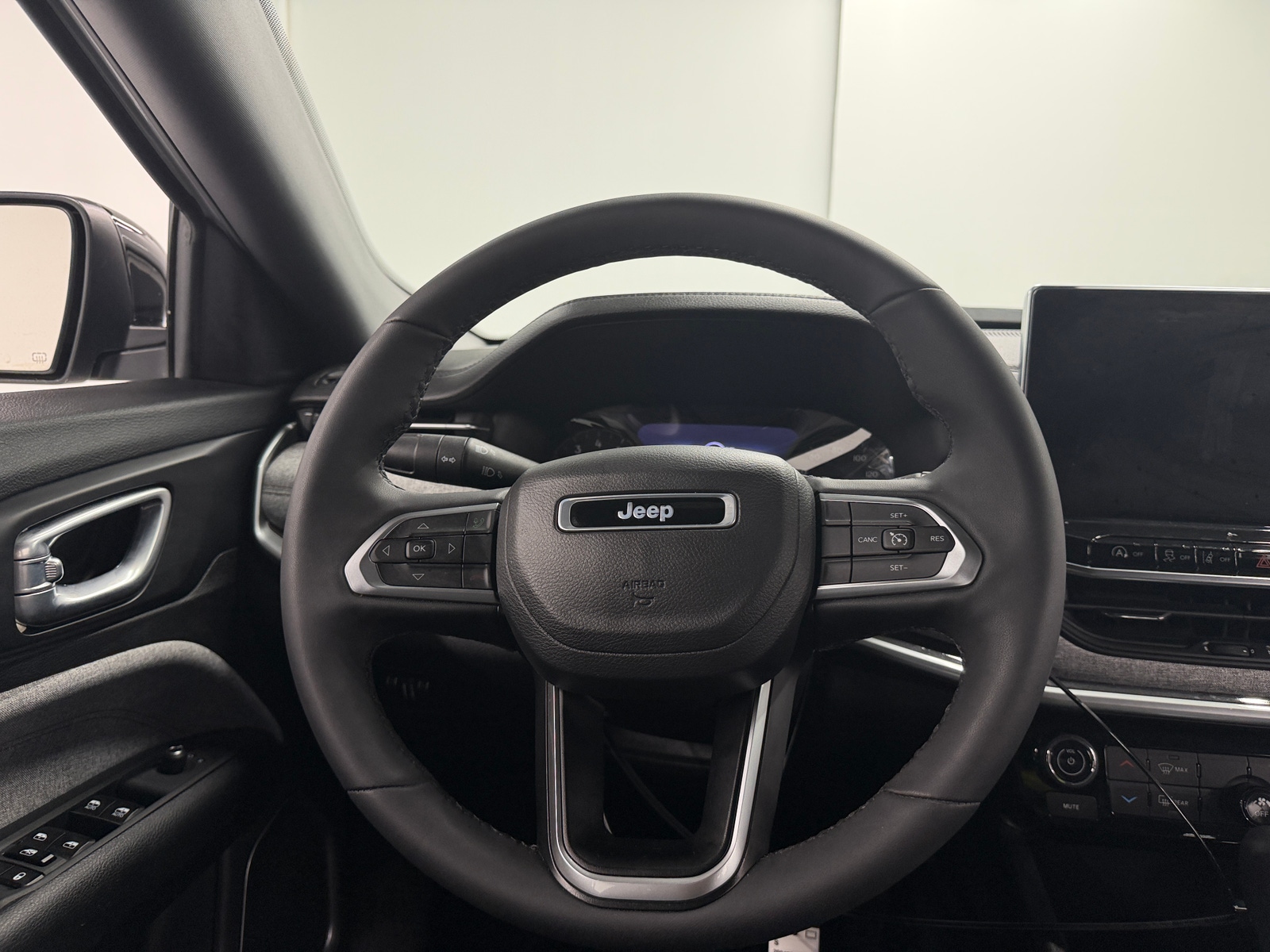 Thumbnail: 2023 Jeep Compass - 4