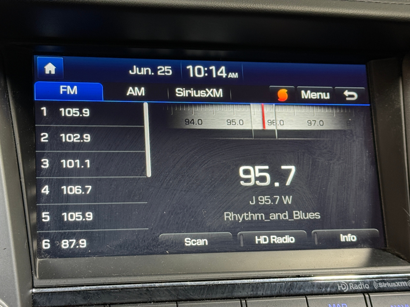 Thumbnail: 2016 Hyundai Tucson - 3