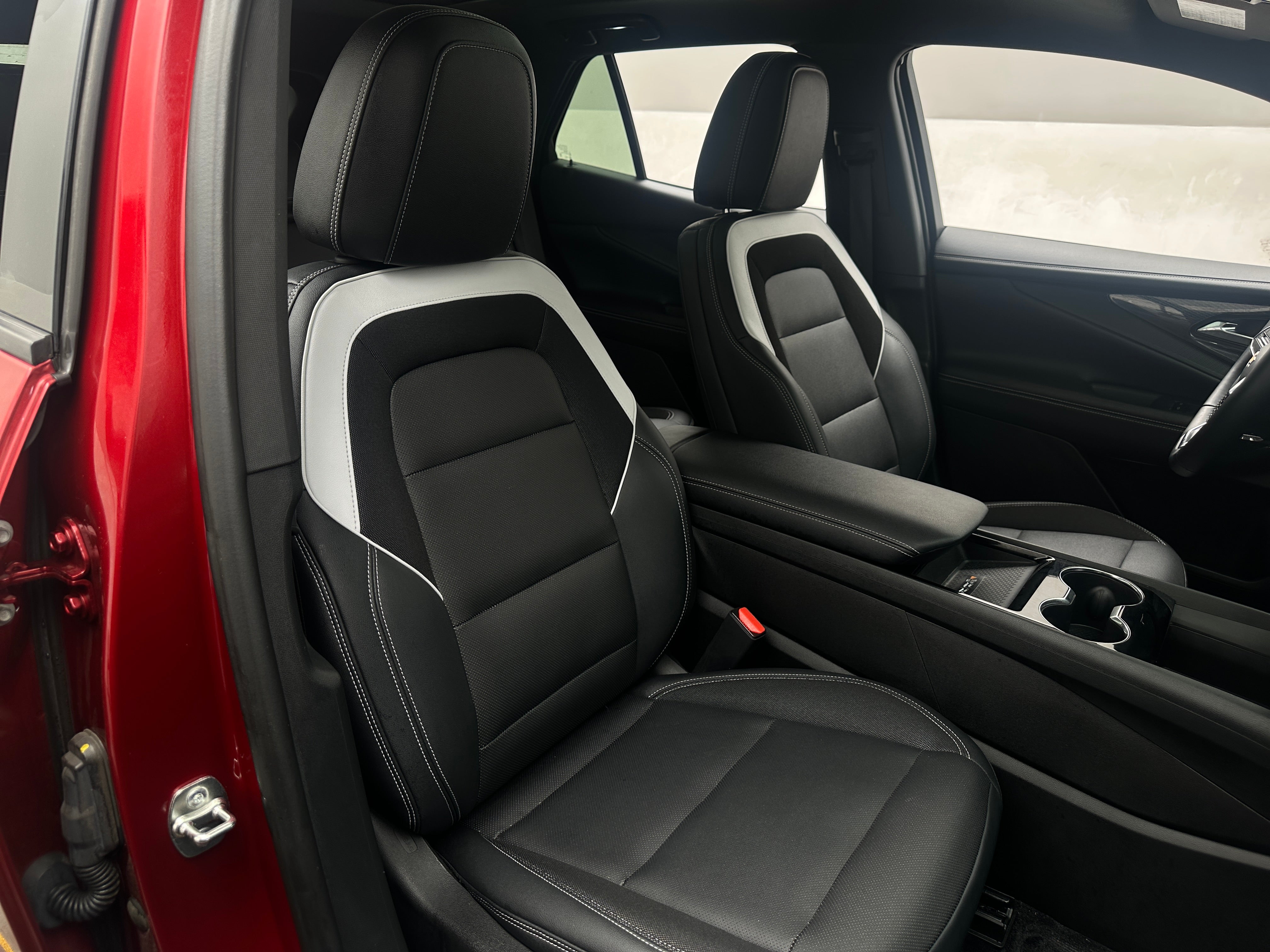 Used 2024 Chevrolet Blazer EV LT with VIN 3GNKDBRJ1RS194331 for sale in Oak Creek, WI