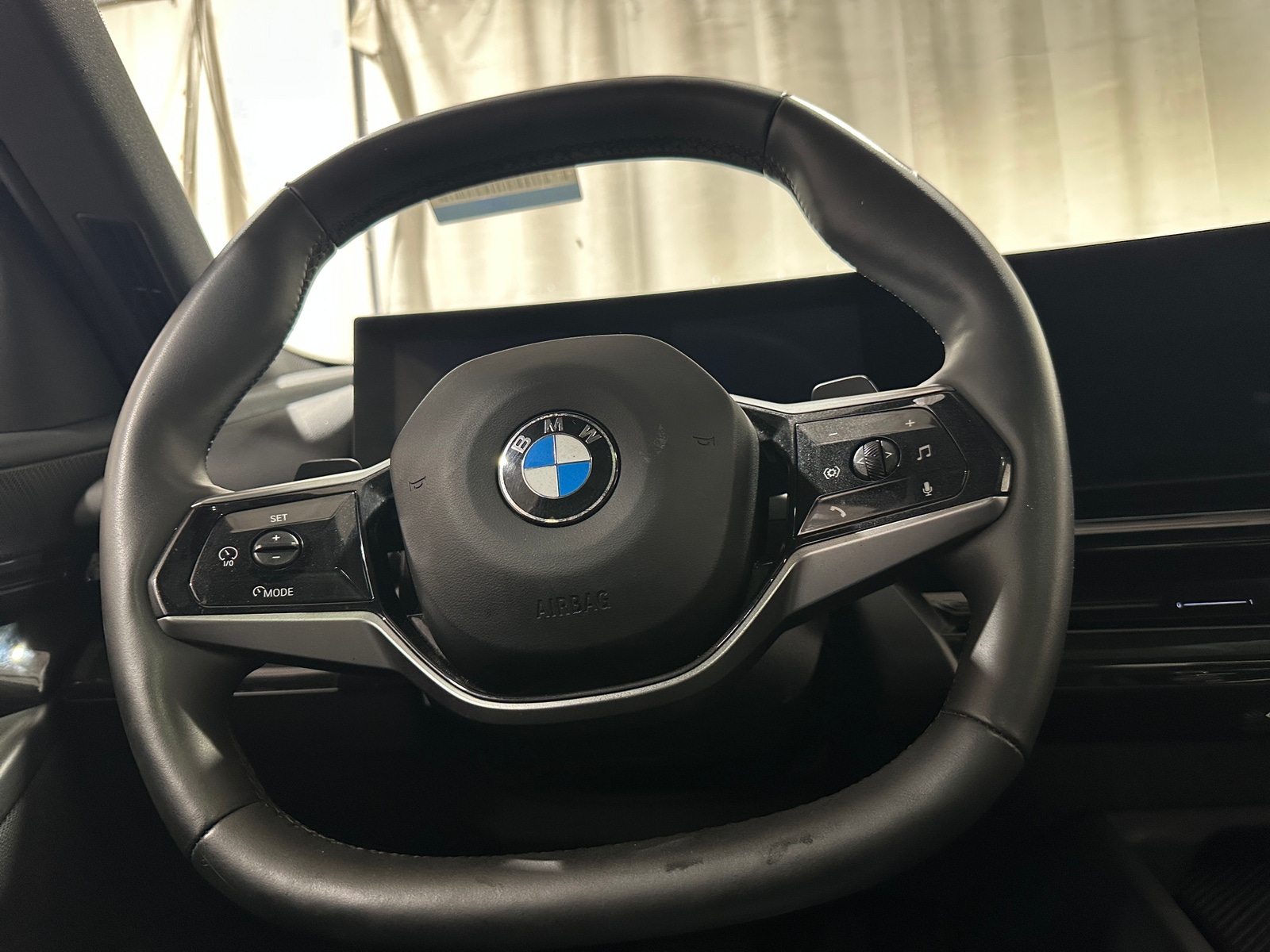 Thumbnail: 2025 BMW 5 Series - 4