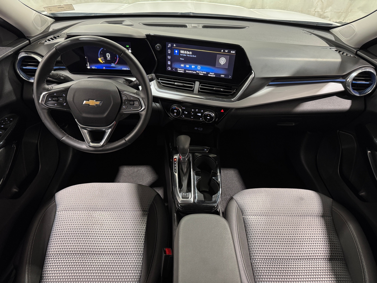 Thumbnail: 2025 Chevrolet Trax - 3