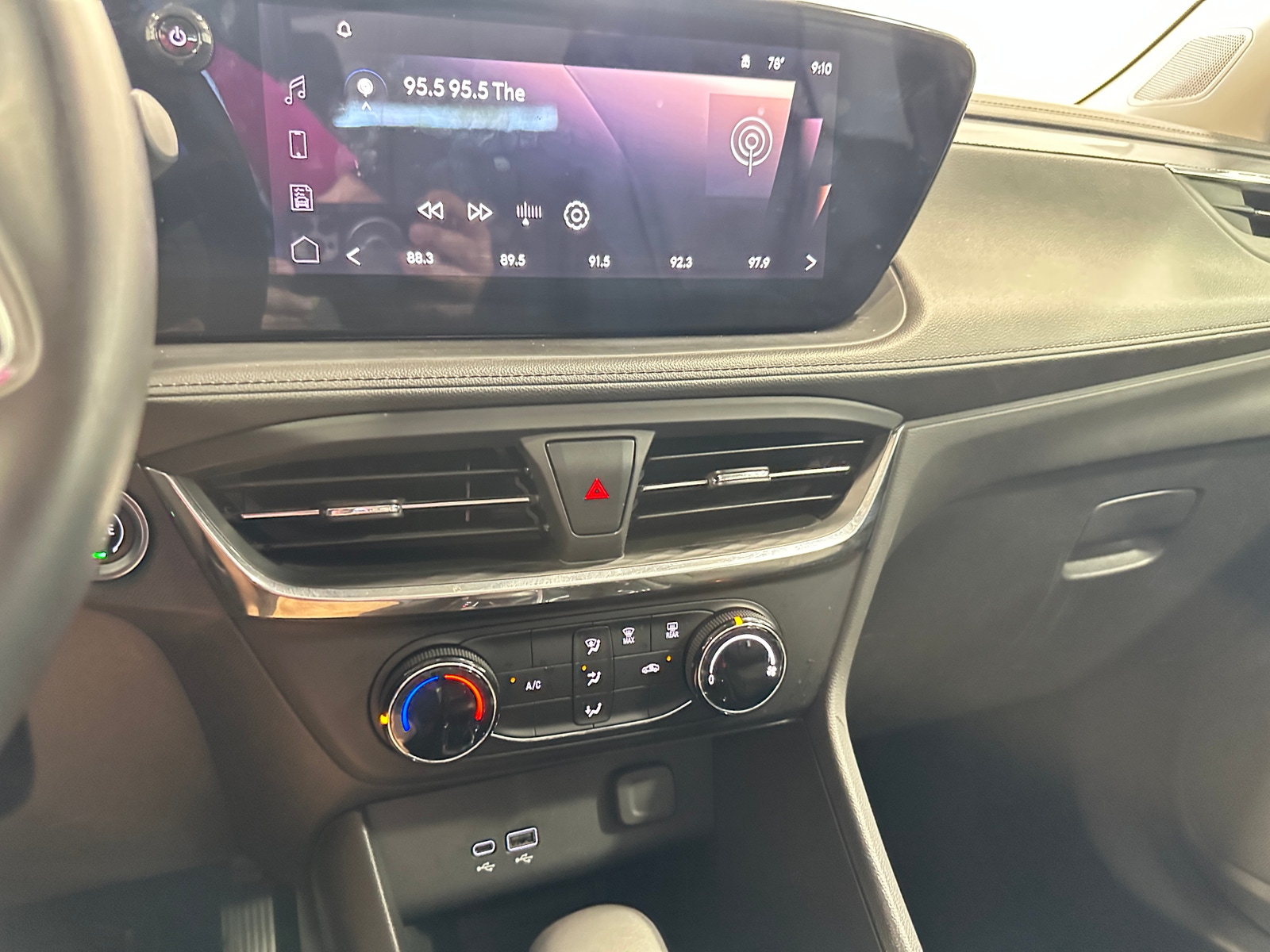 Thumbnail: 2025 Buick Encore GX - 3