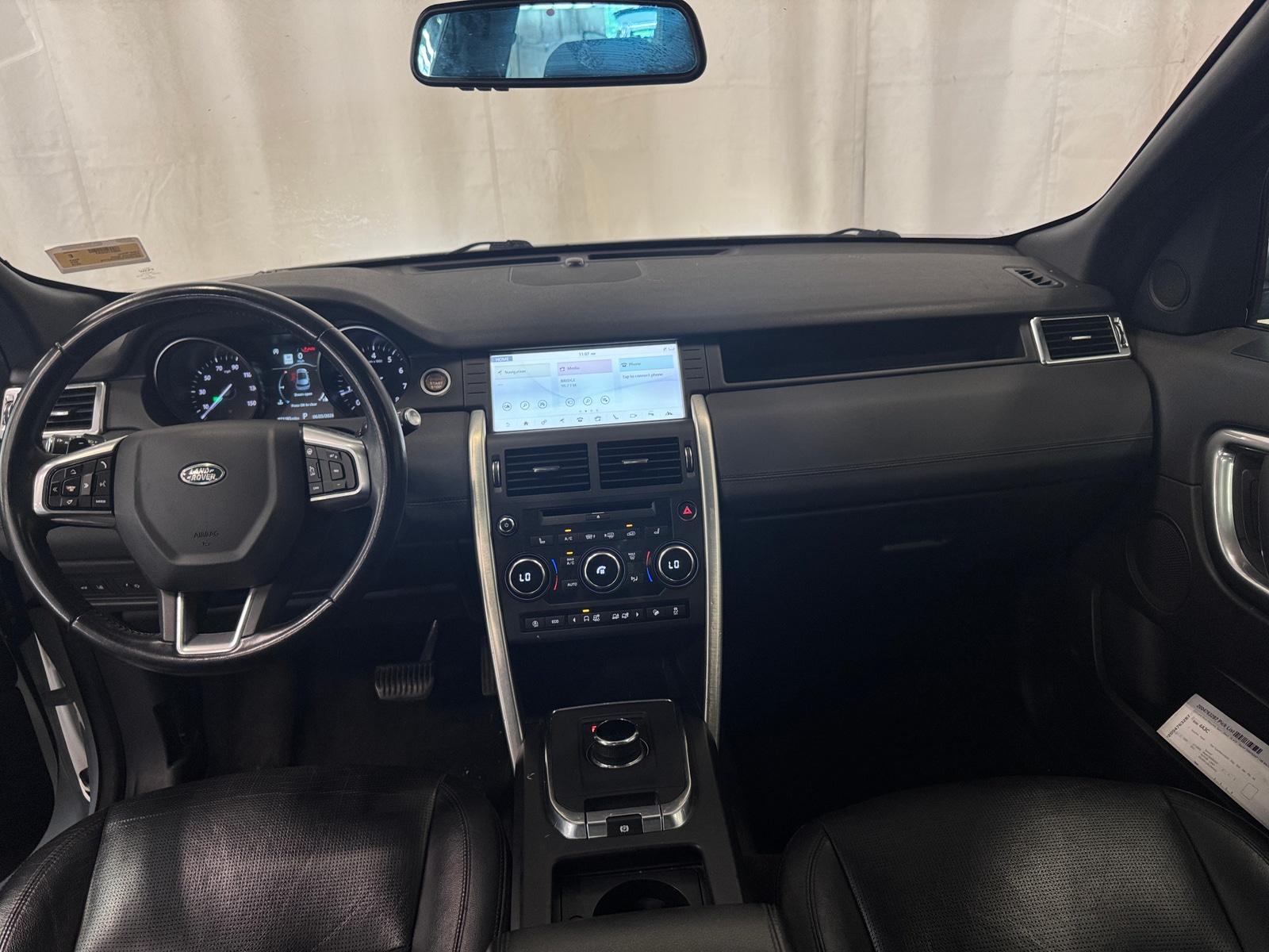 Thumbnail: 2019 Land Rover Discovery Sport - 2