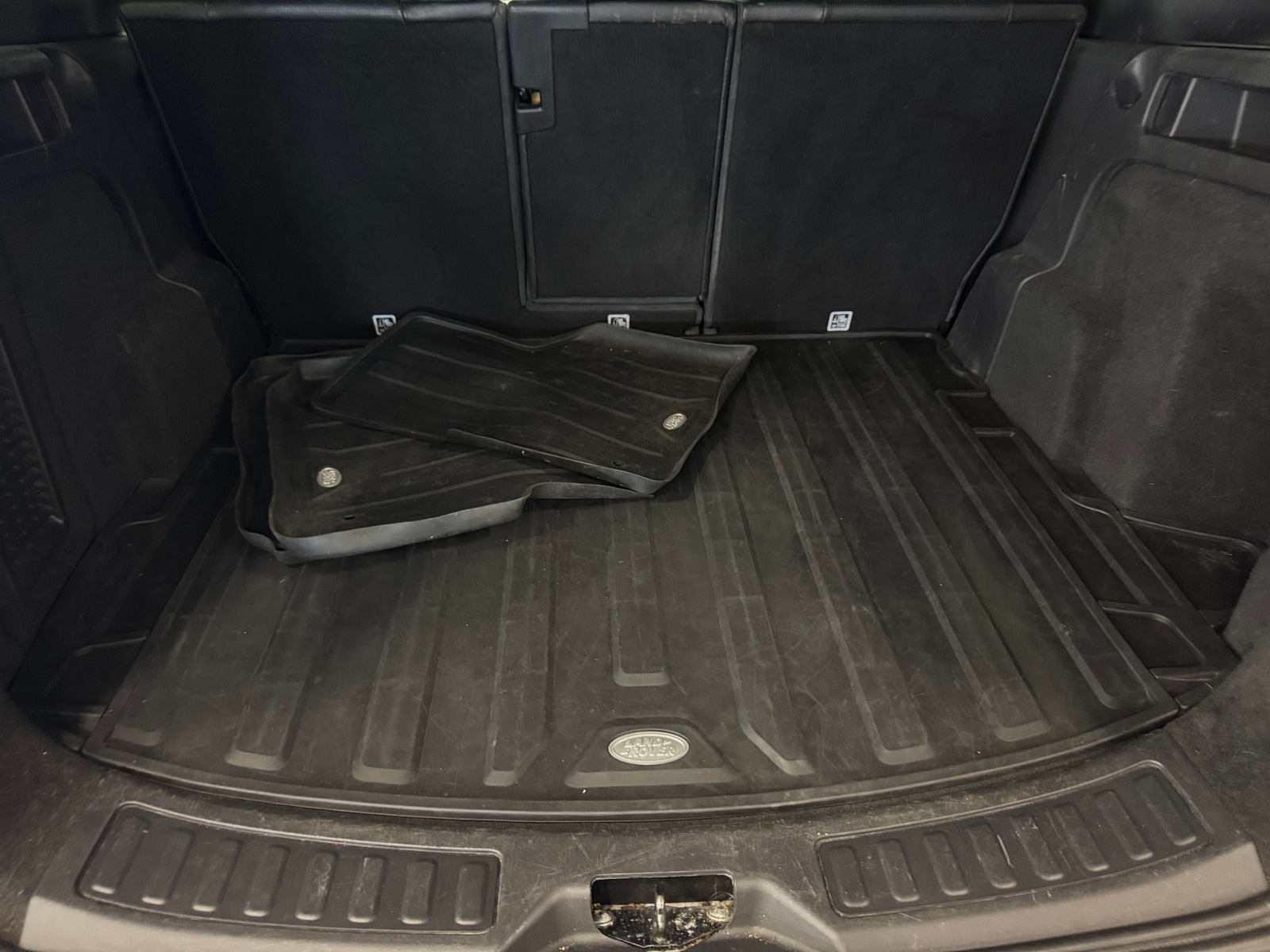 Thumbnail: 2019 Land Rover Discovery Sport - 6