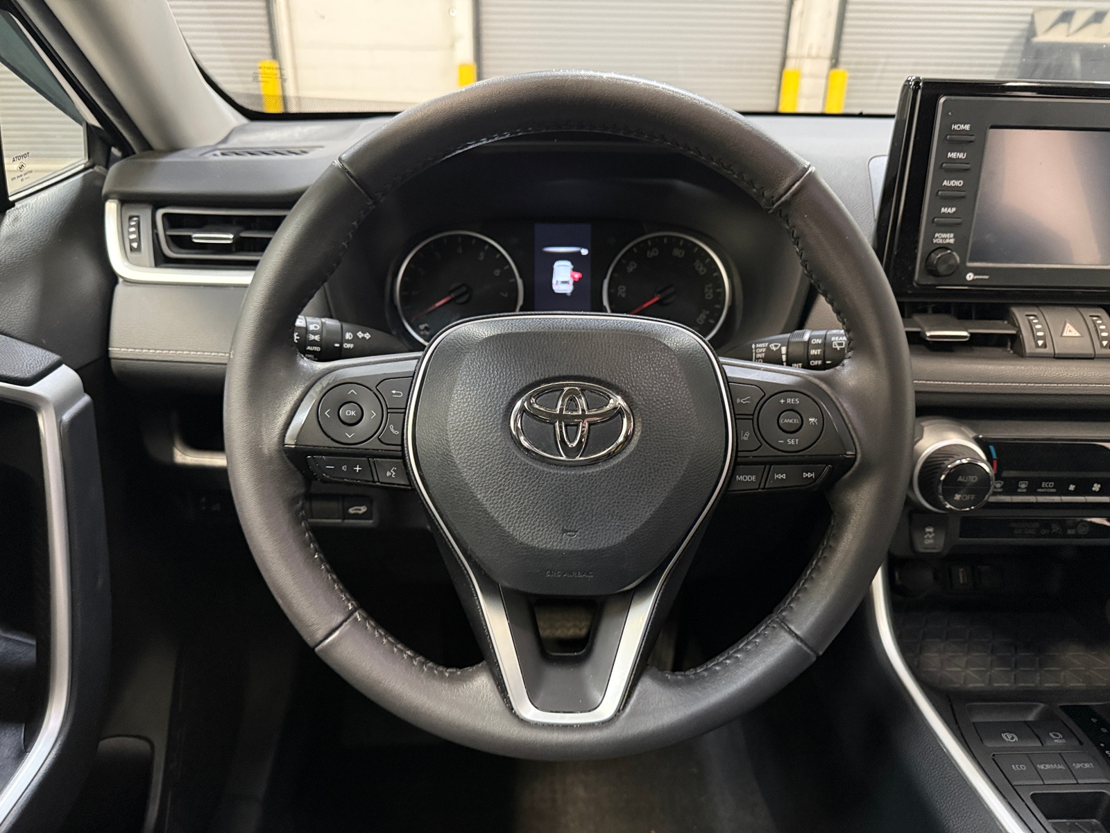 Thumbnail: 2022 Toyota RAV4 - 4
