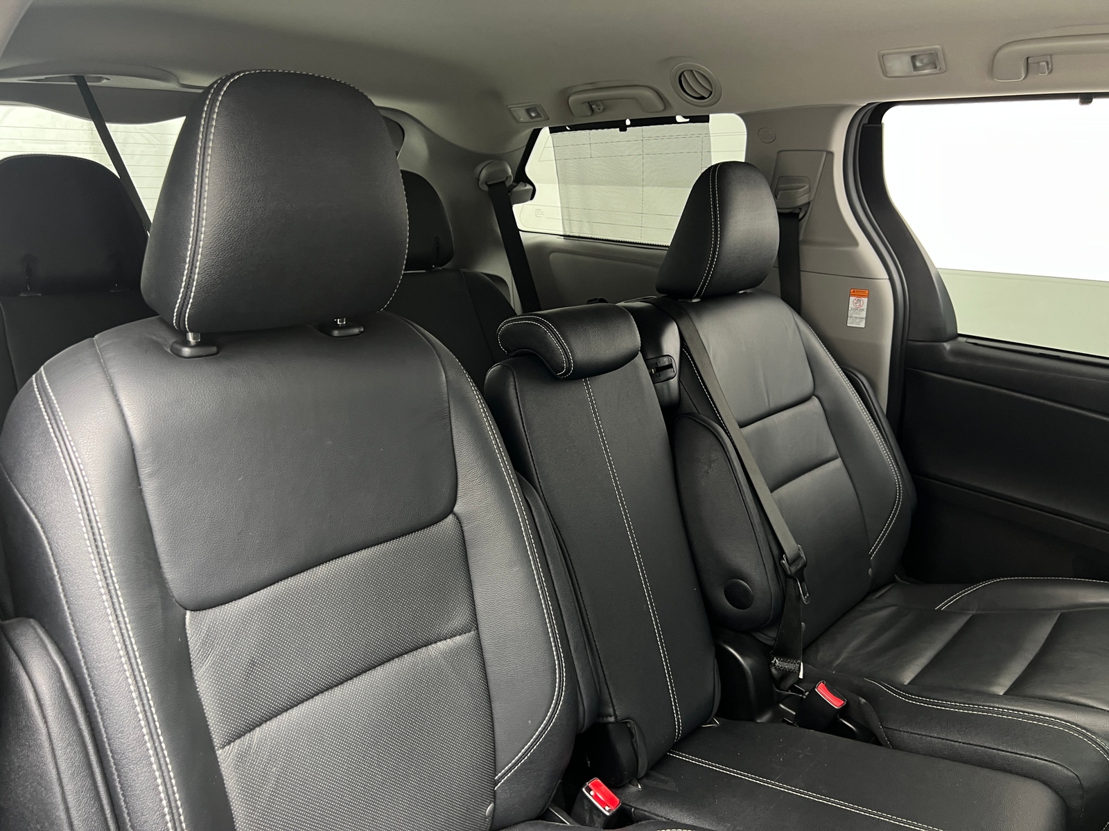 Thumbnail: 2016 Toyota Sienna - 5