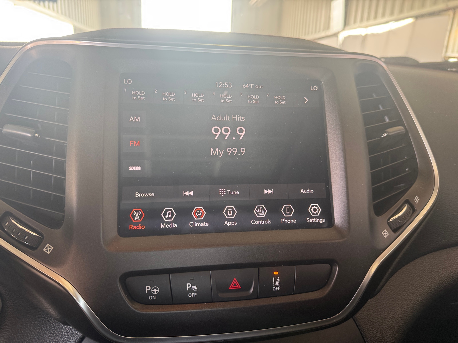 Thumbnail: 2019 Jeep Cherokee - 3