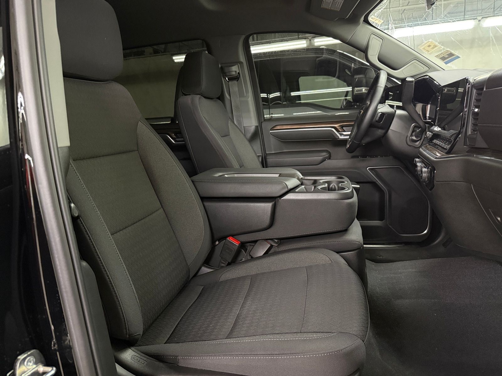 Thumbnail: 2024 Chevrolet Silverado 1500 - 2