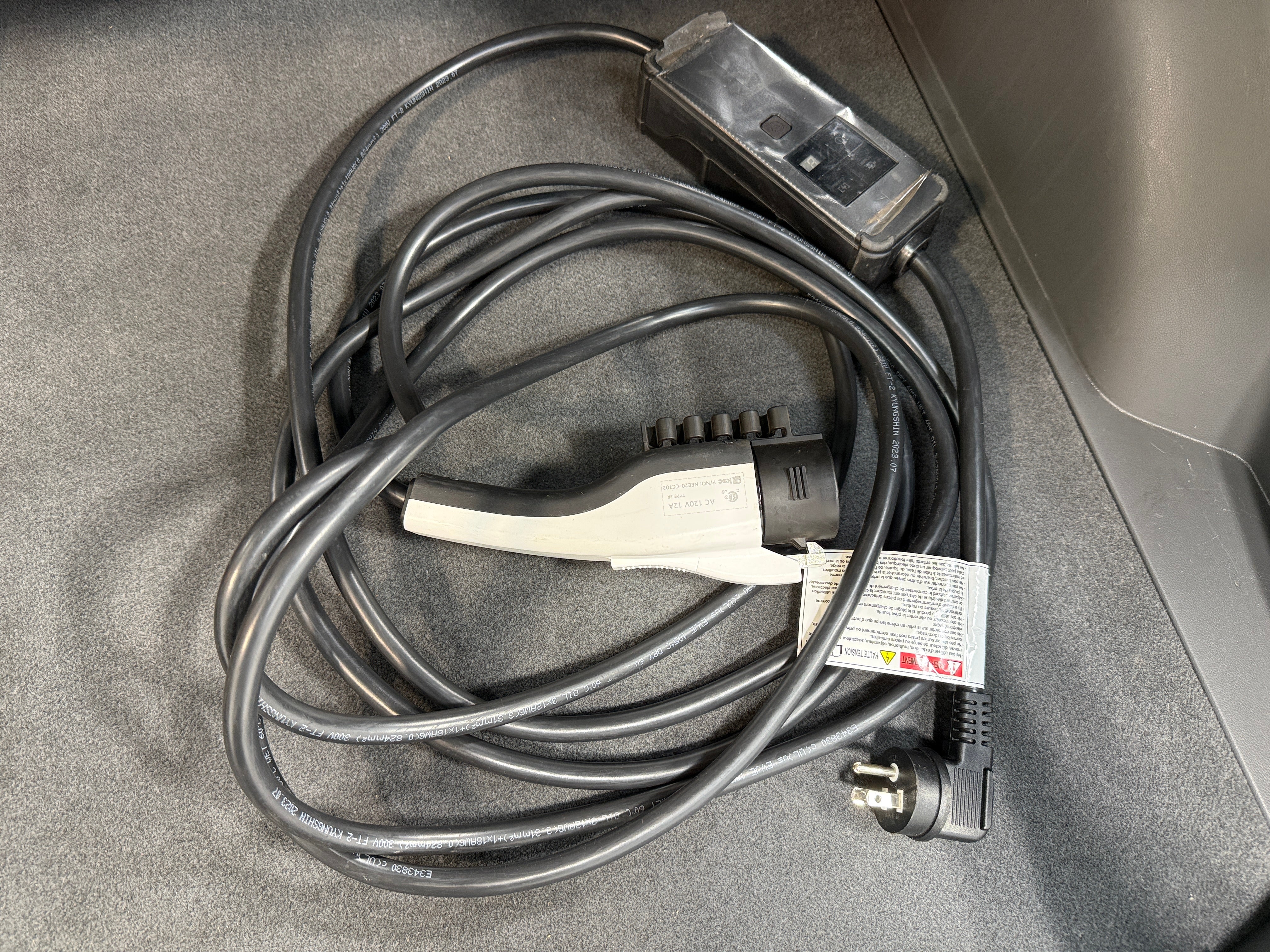 Used 2024 Hyundai IONIQ 5 Limited with VIN KM8KR4DEXRU270513 for sale in Oak Creek, WI
