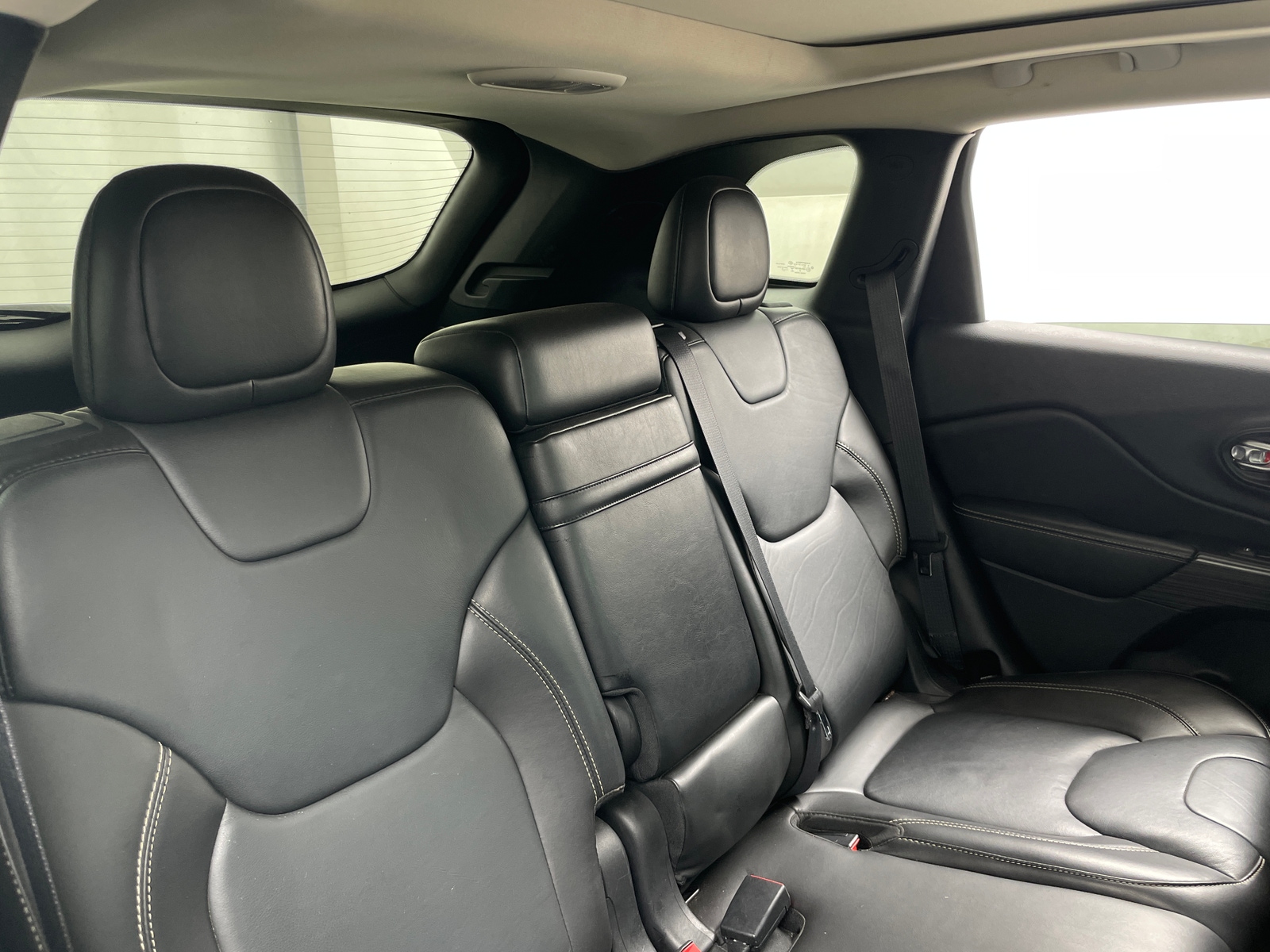Thumbnail: 2015 Jeep Cherokee - 6