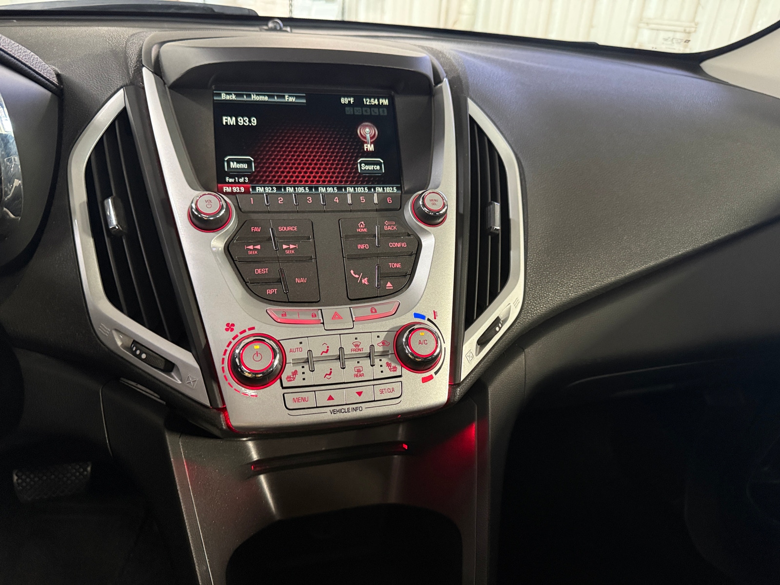 Thumbnail: 2015 GMC Terrain - 3