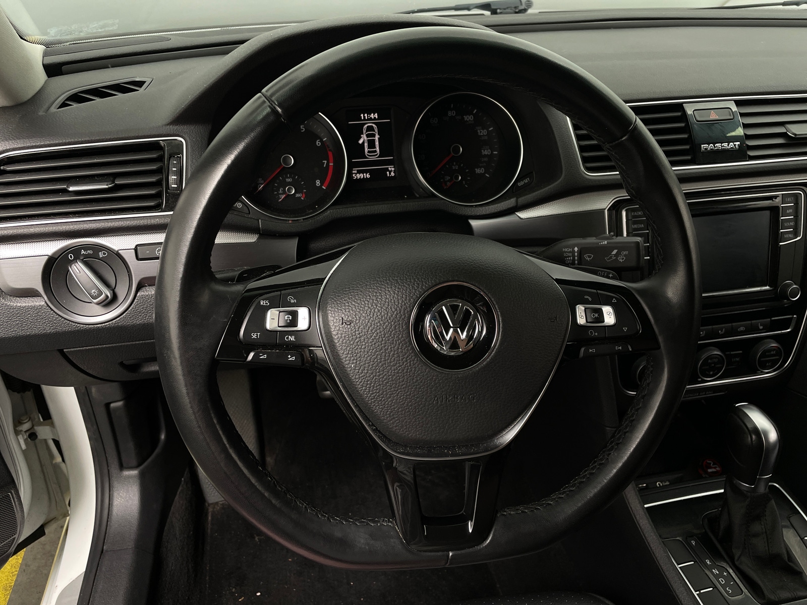 Thumbnail: 2018 Volkswagen Passat - 4