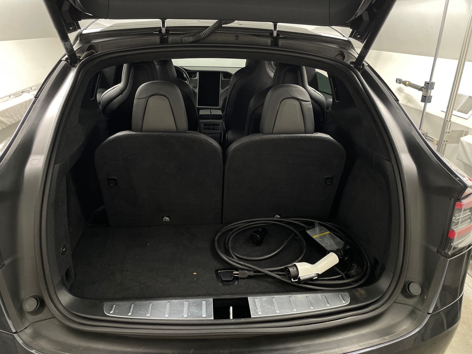 Thumbnail: 2018 Tesla Model X - 6