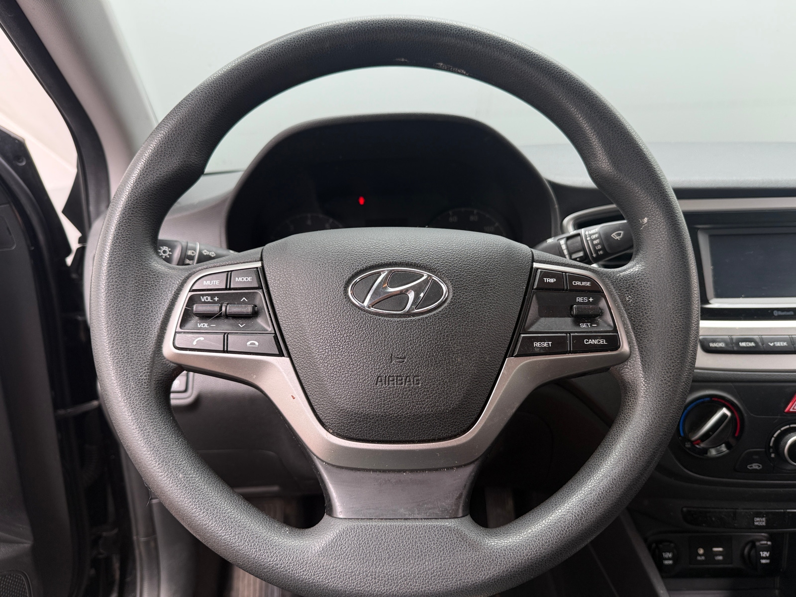 Thumbnail: 2022 Hyundai Accent - 5
