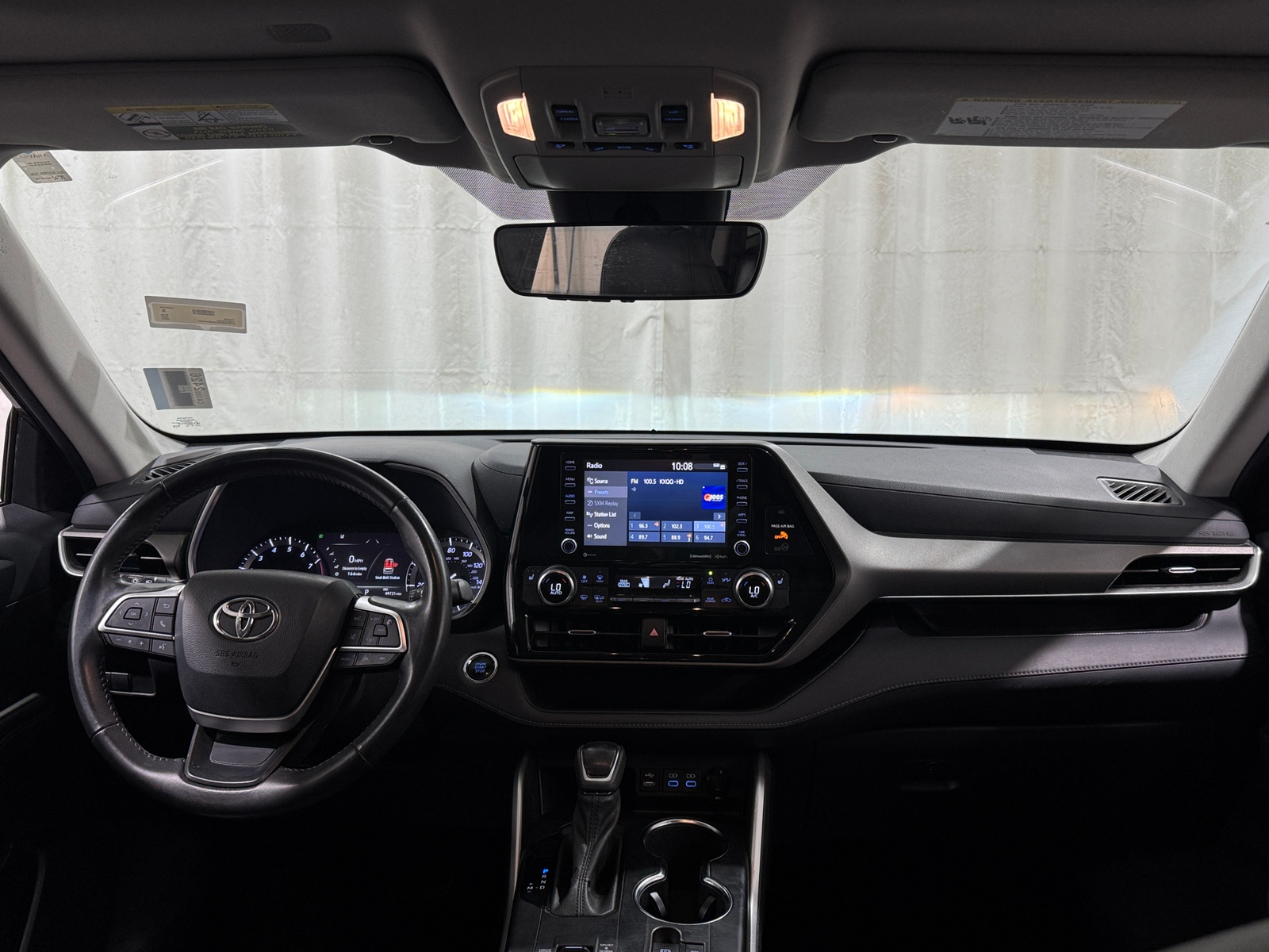 Thumbnail: 2022 Toyota Highlander - 2