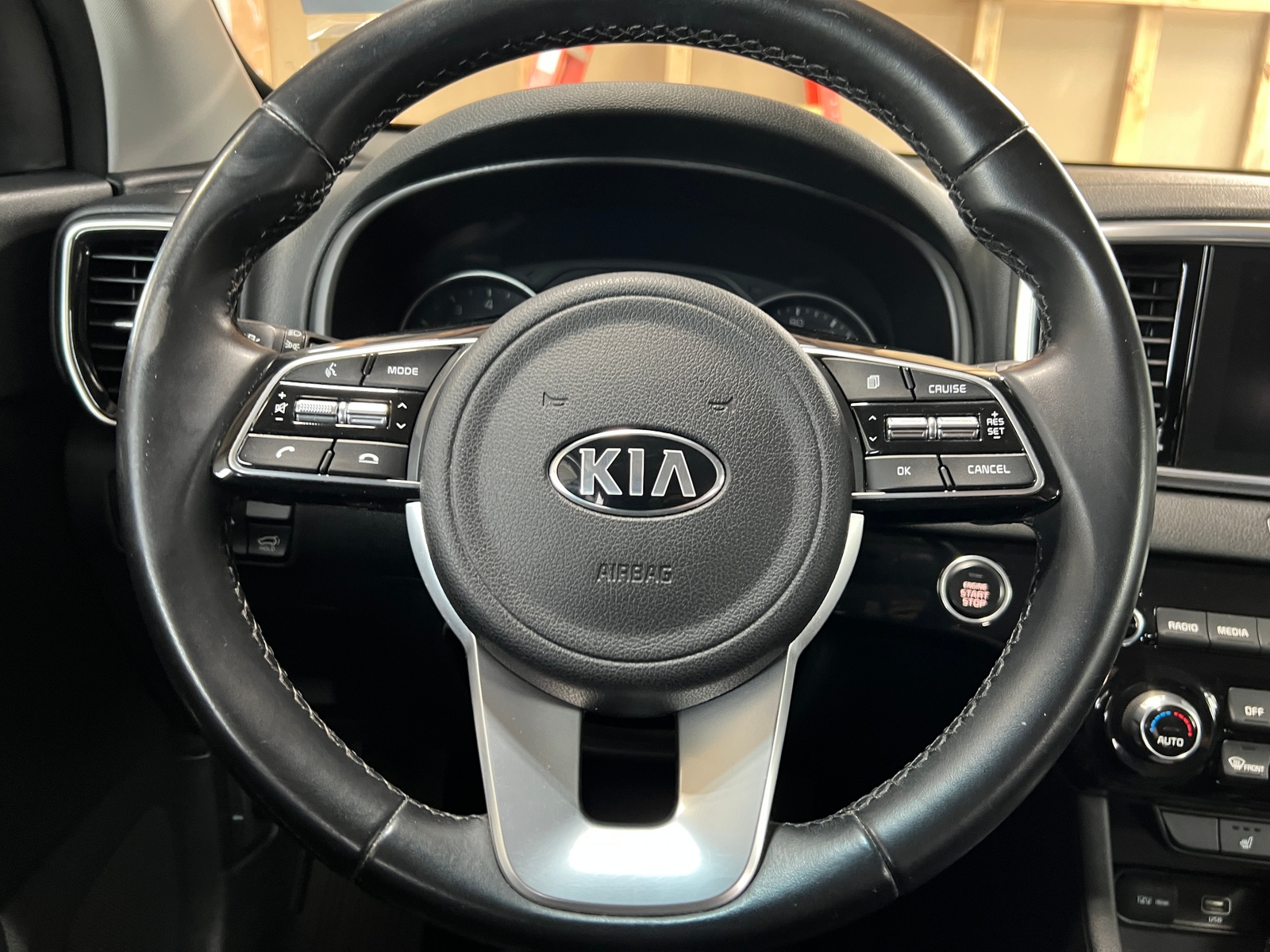 Thumbnail: 2022 Kia Sportage - 4