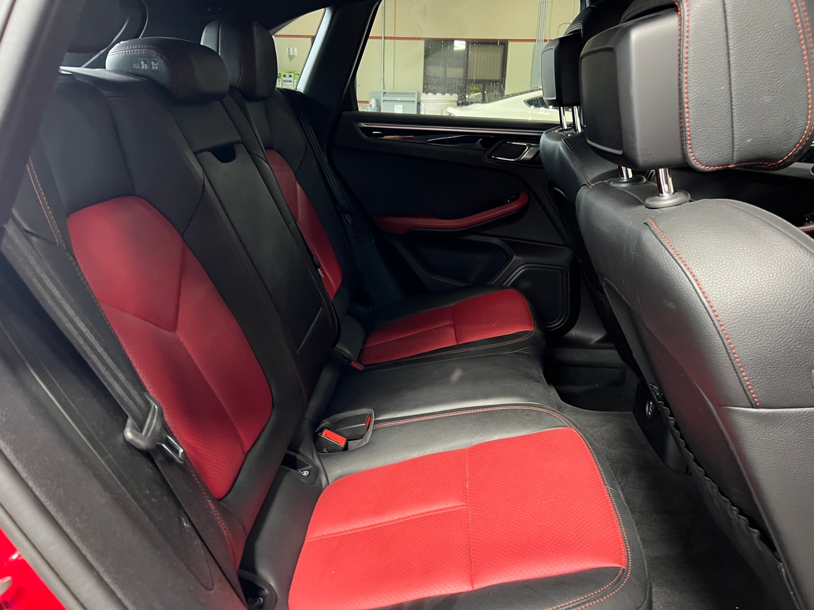 Thumbnail: 2018 Porsche Macan - 5