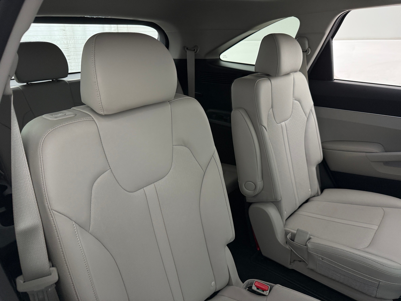 Thumbnail: 2023 Kia Sorento - 5