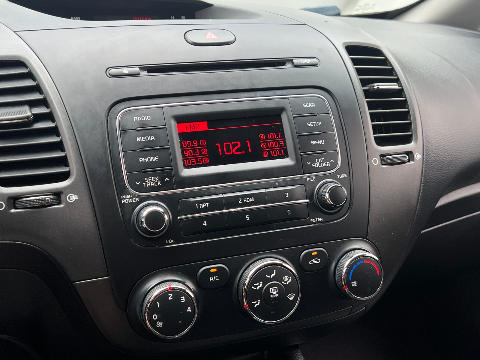 Thumbnail: 2016 Kia Forte - 4