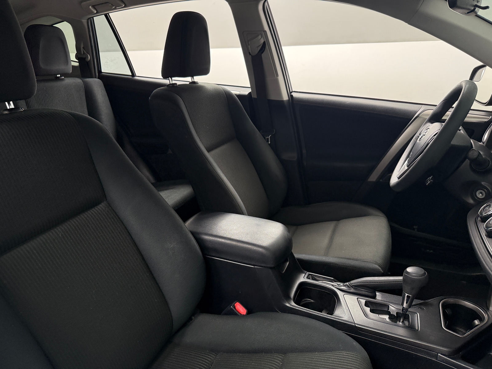 Thumbnail: 2018 Toyota RAV4 - 2