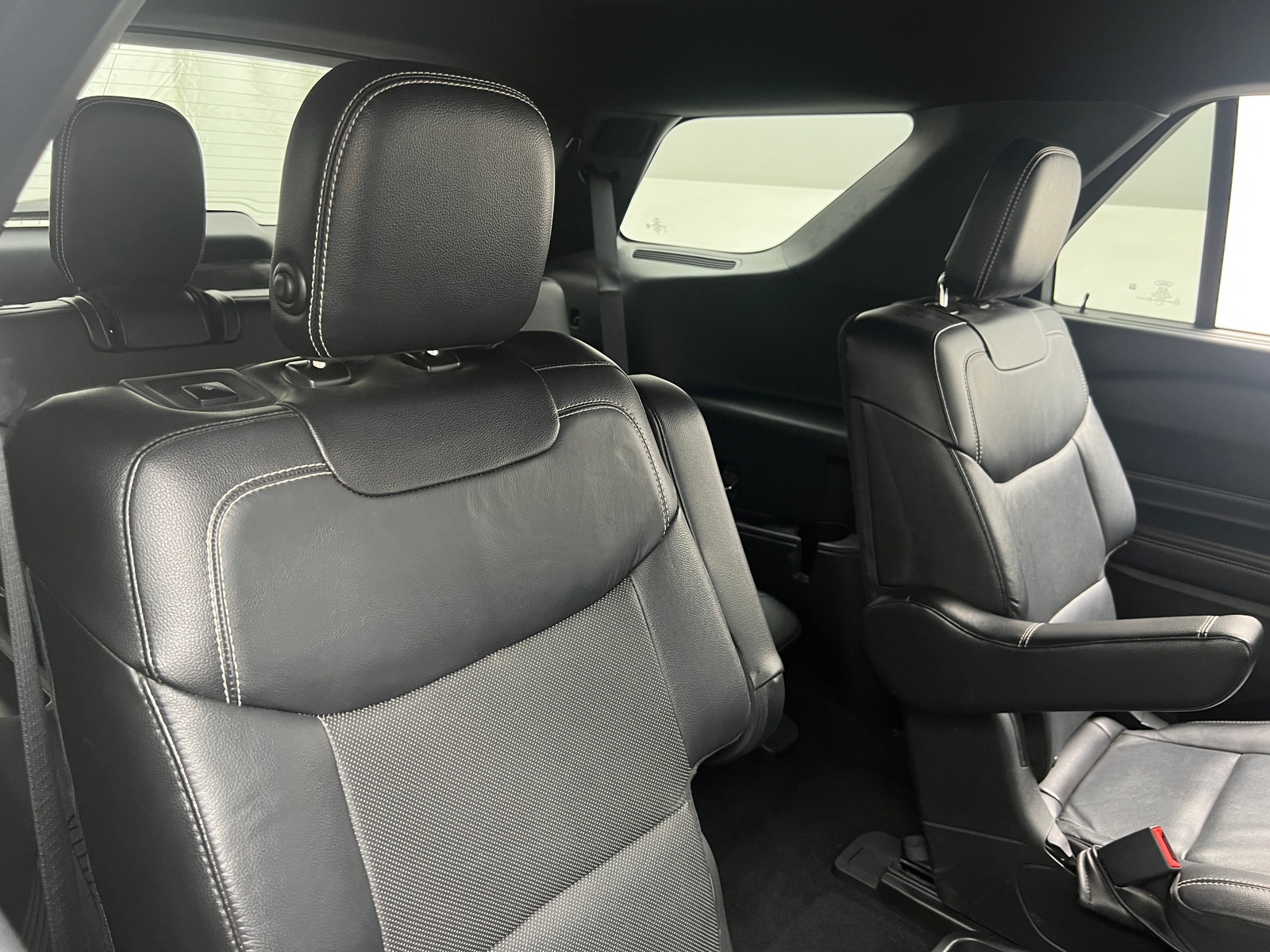 Thumbnail: 2020 Ford Explorer - 5