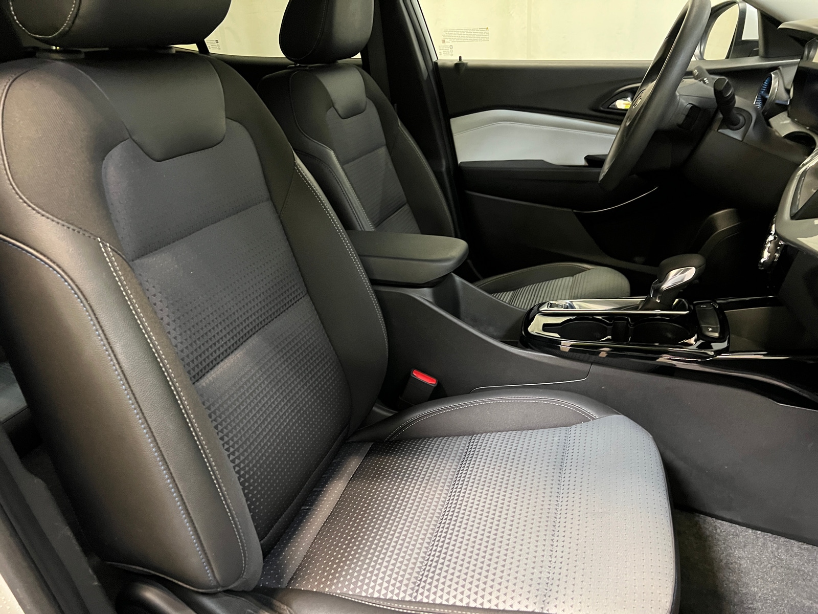 Thumbnail: 2025 Chevrolet Trax - 2