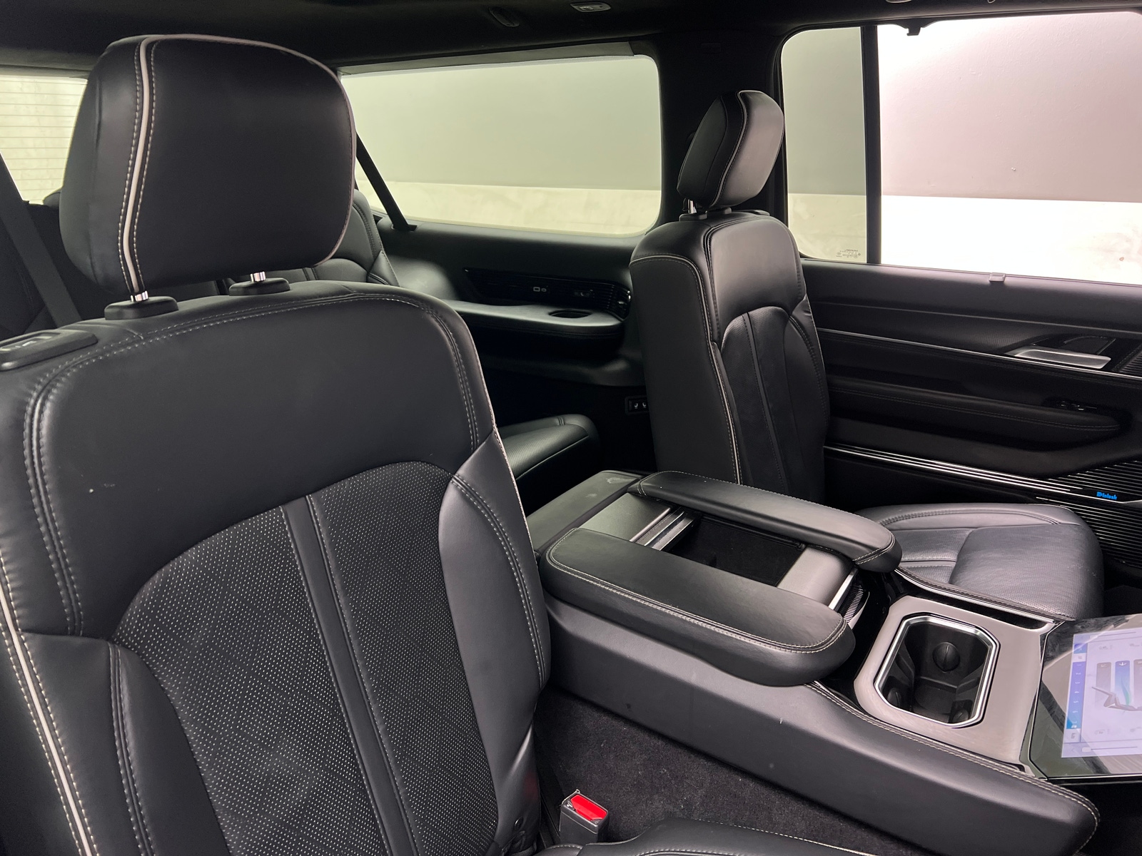 Thumbnail: 2024 Jeep Grand Wagoneer L - 5