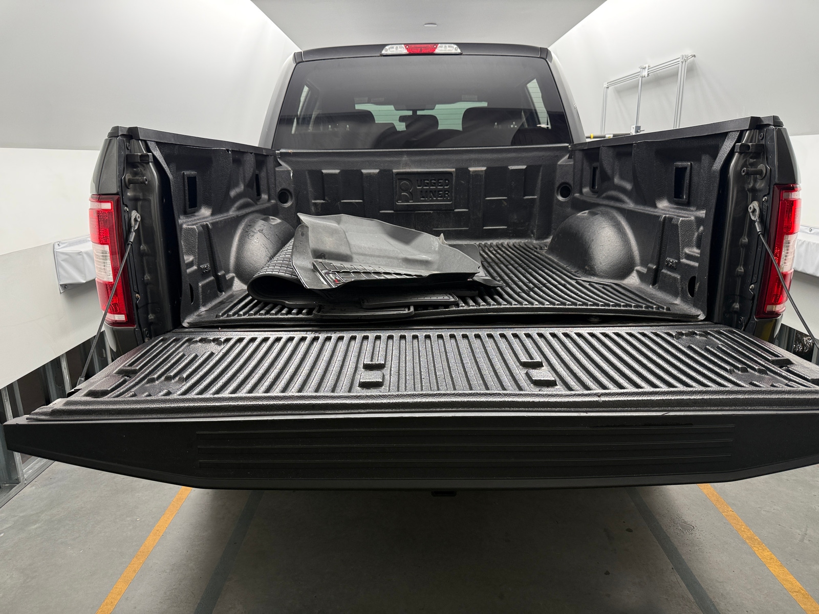 Thumbnail: 2019 Ford Econoline - 7