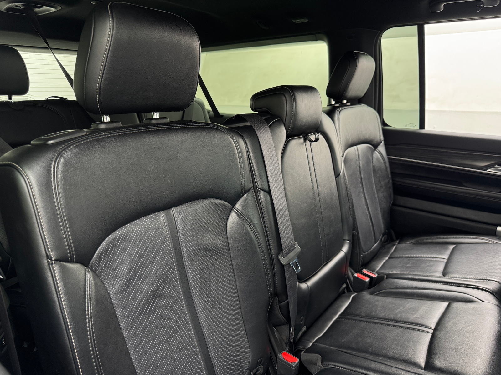 Thumbnail: 2024 Jeep Wagoneer - 5