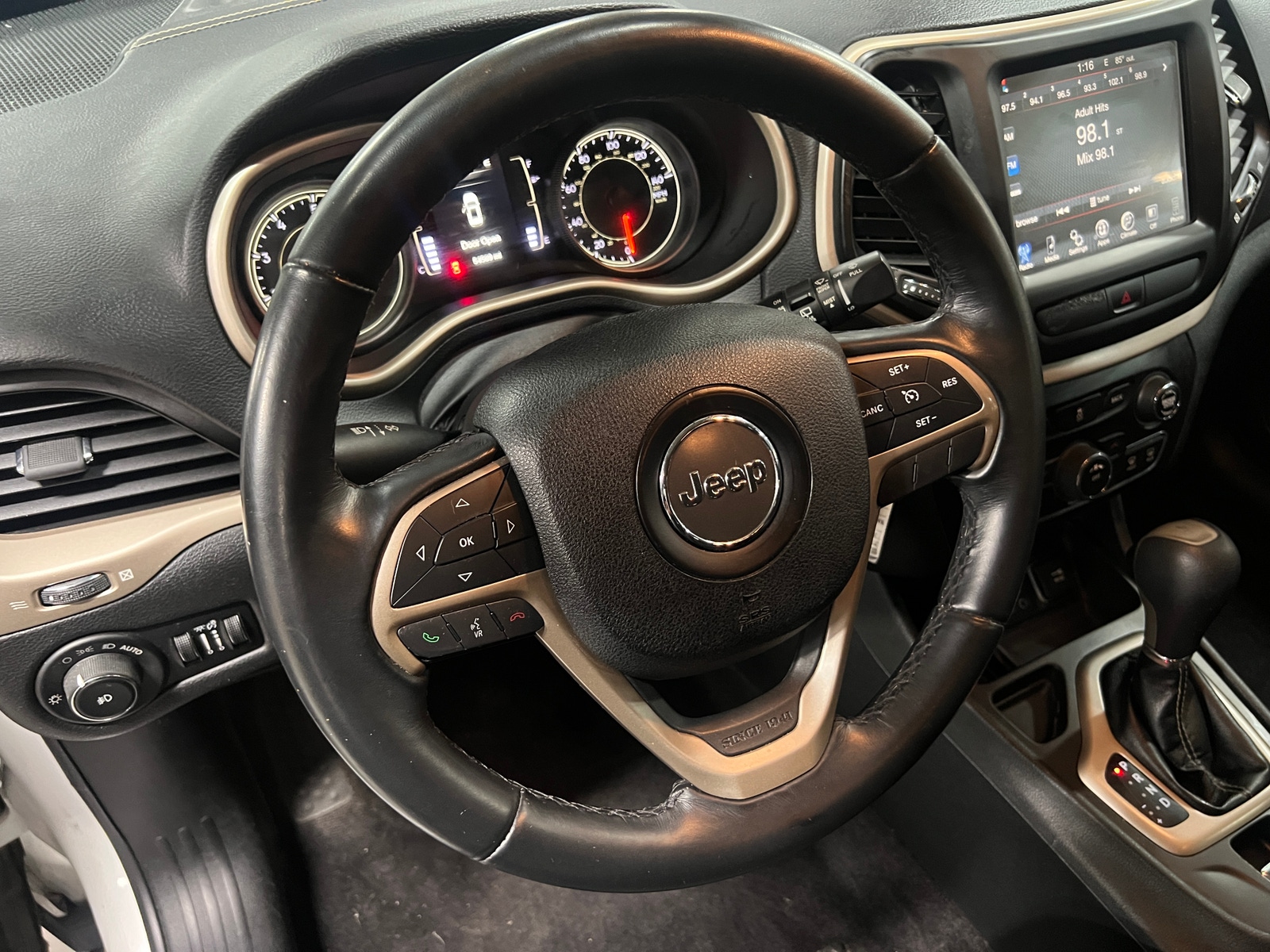 Thumbnail: 2016 Jeep Cherokee - 5