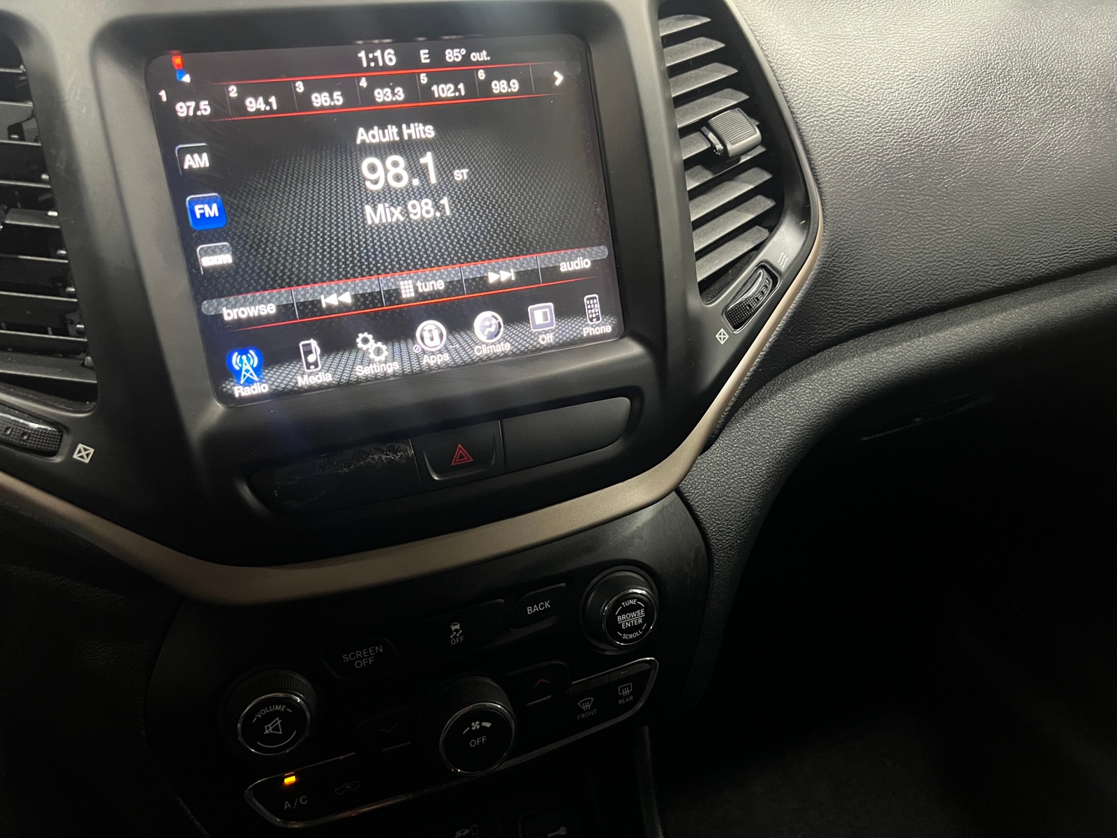 Thumbnail: 2016 Jeep Cherokee - 4