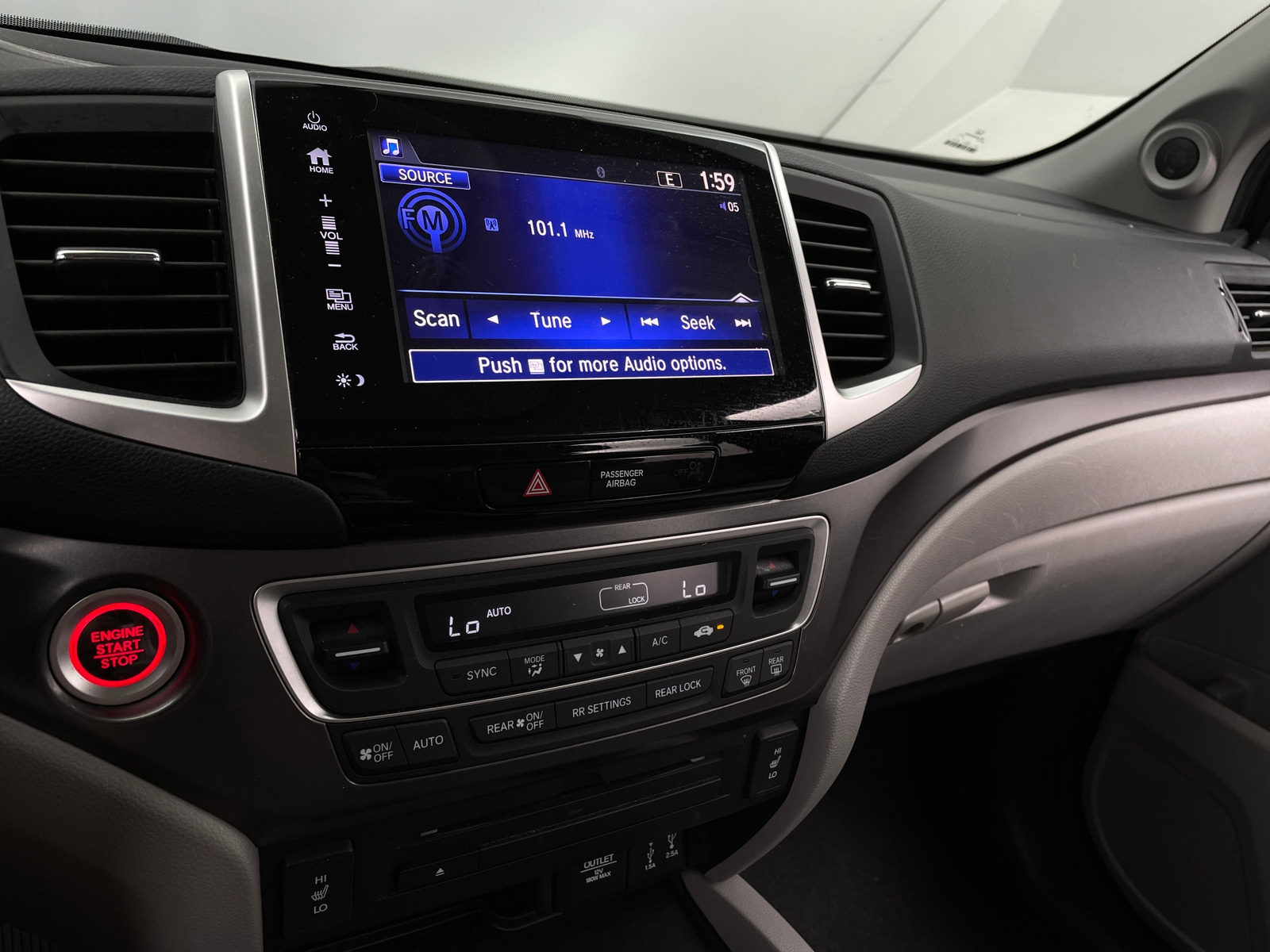 Thumbnail: 2018 Honda Pilot - 3