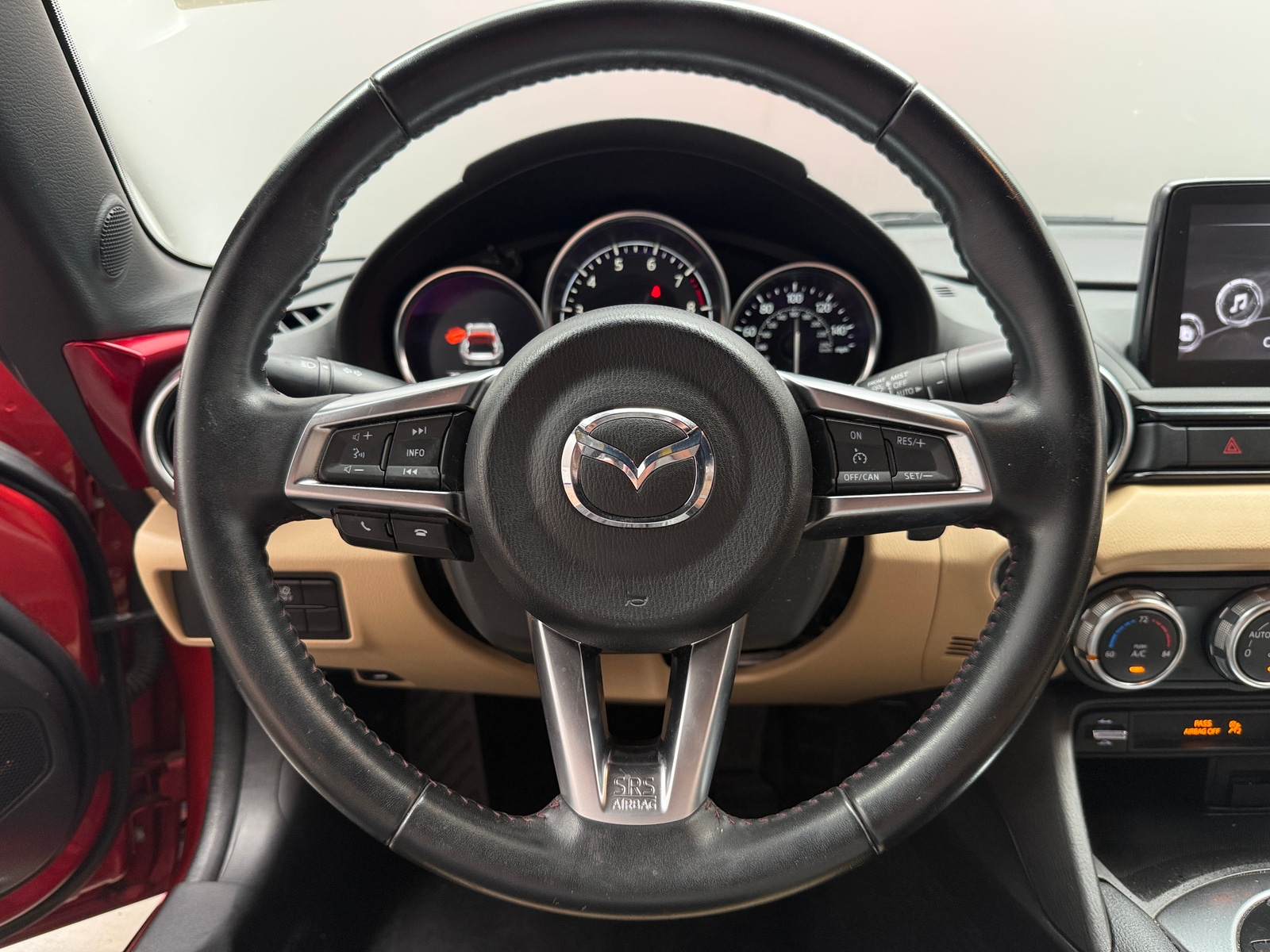Thumbnail: 2019 Mazda MX-5 Miata - 4