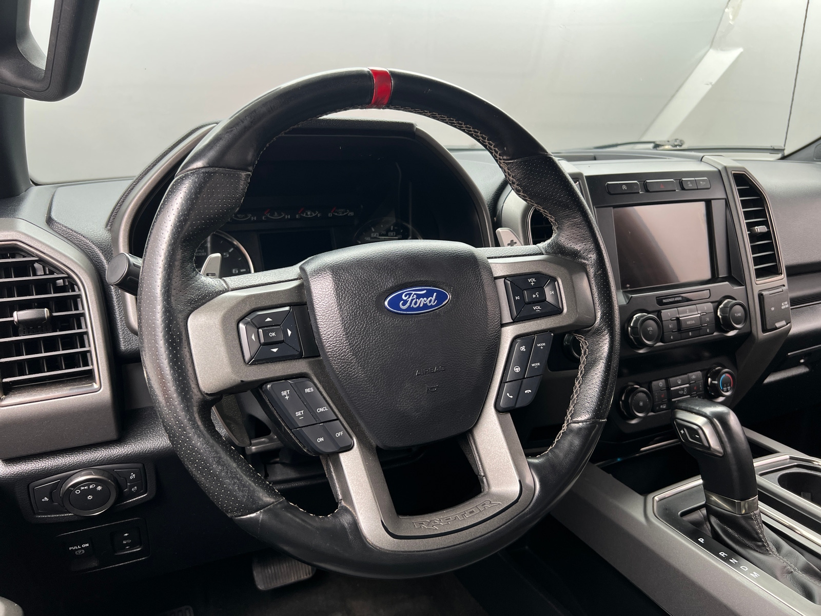 Thumbnail: 2019 Ford Econoline - 4